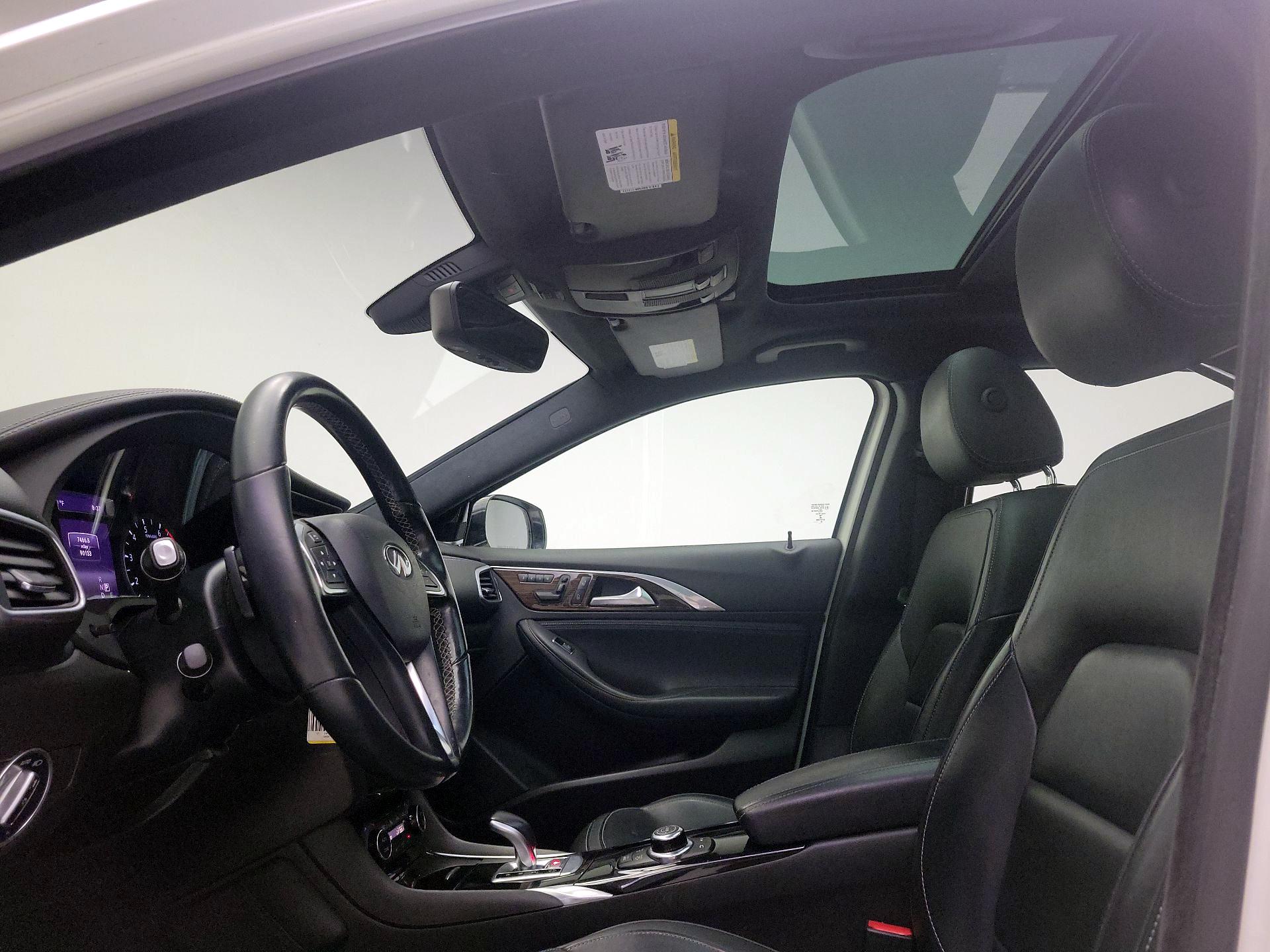 Thumbnail: 2017 INFINITI QX30 - 19