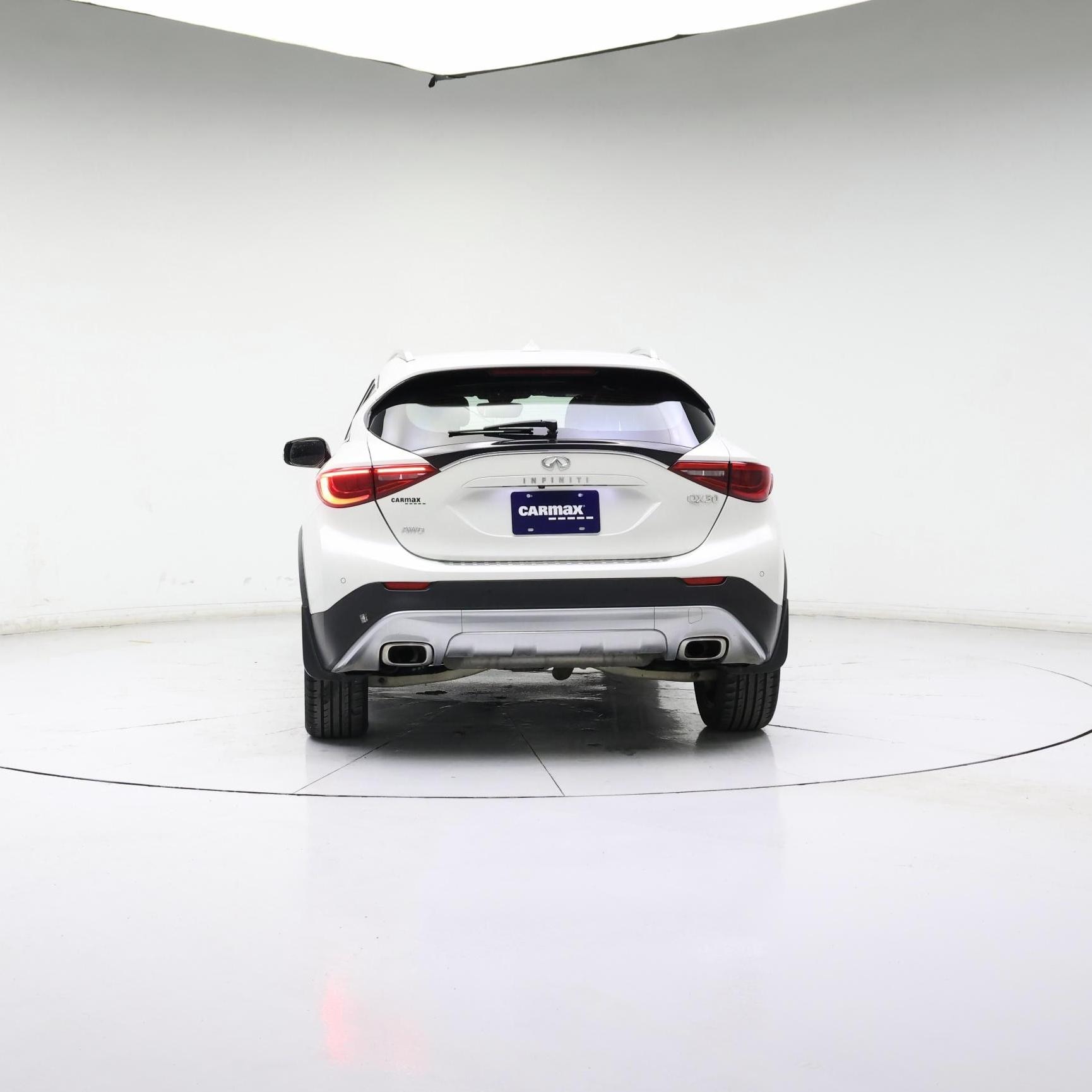 Thumbnail: 2017 INFINITI QX30 - 6