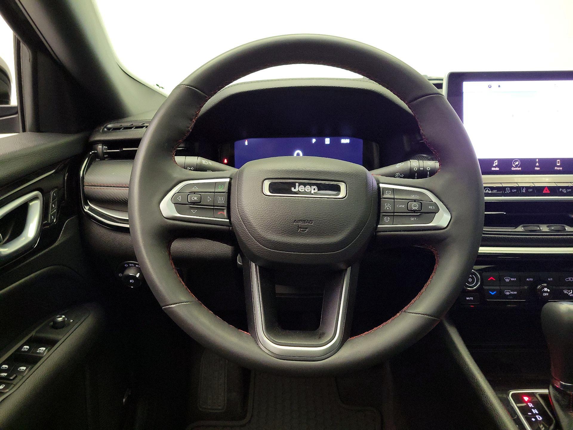 Thumbnail: 2023 Jeep Compass - 10