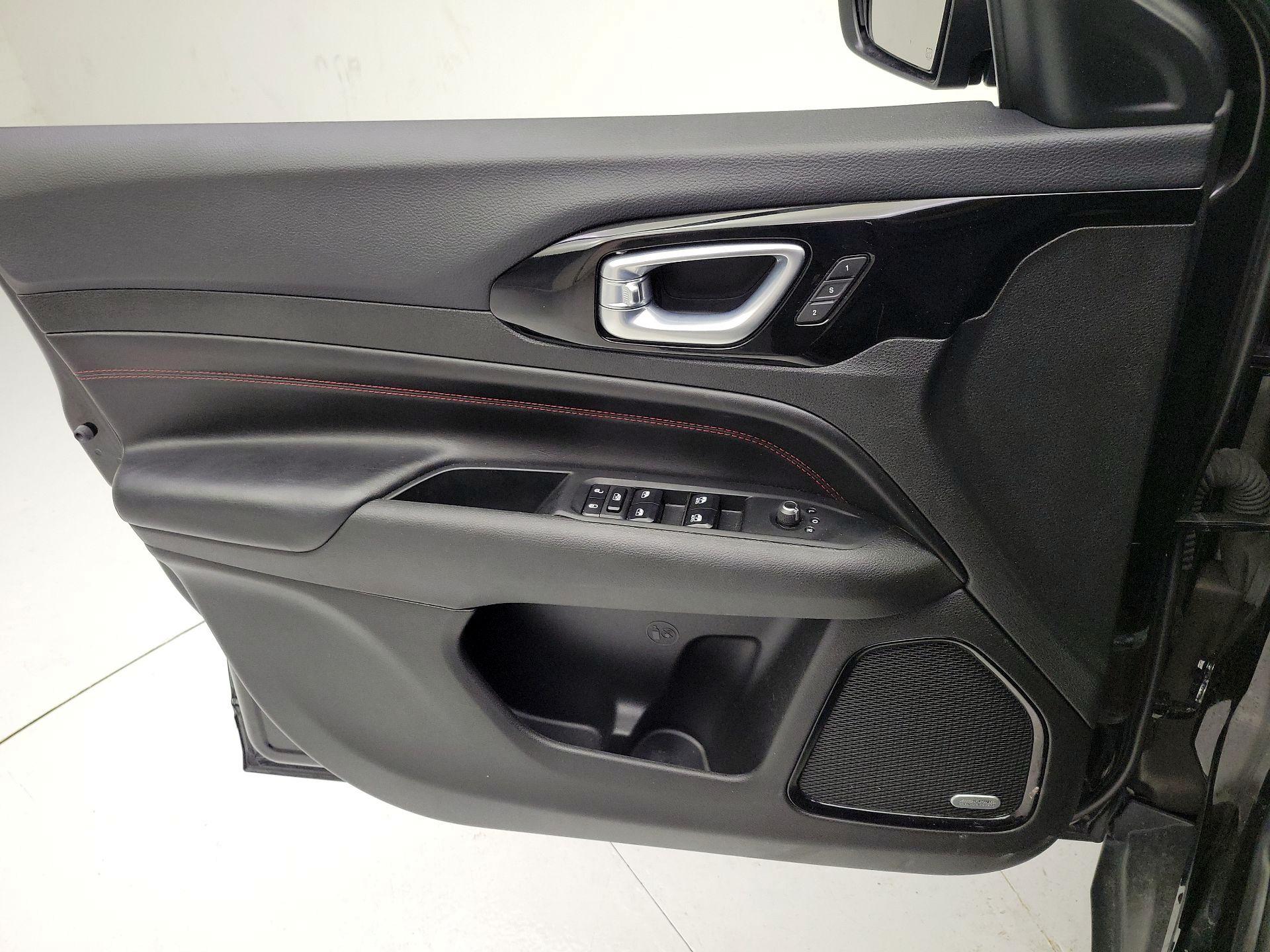 Thumbnail: 2023 Jeep Compass - 12