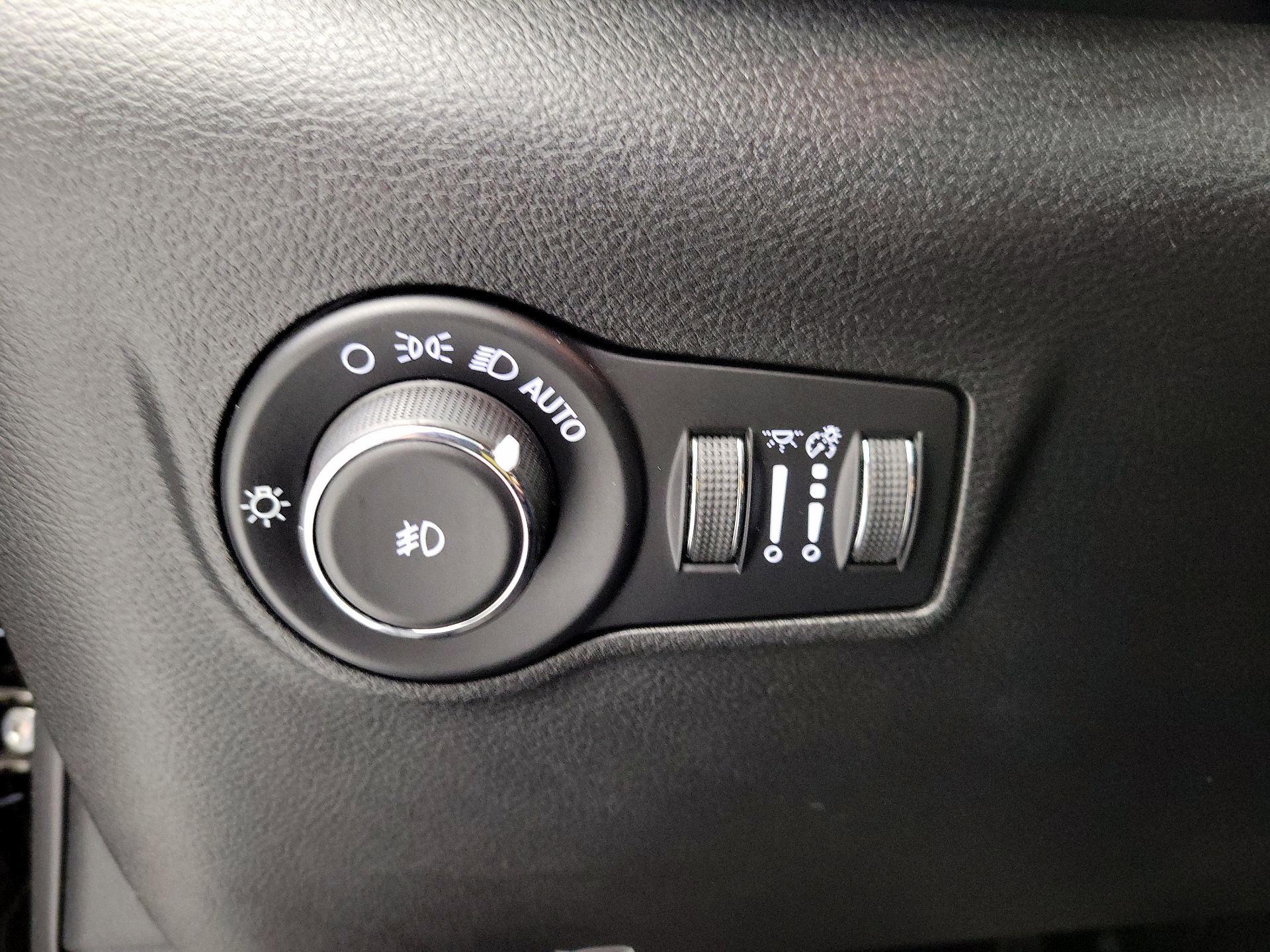 Thumbnail: 2023 Jeep Compass - 13