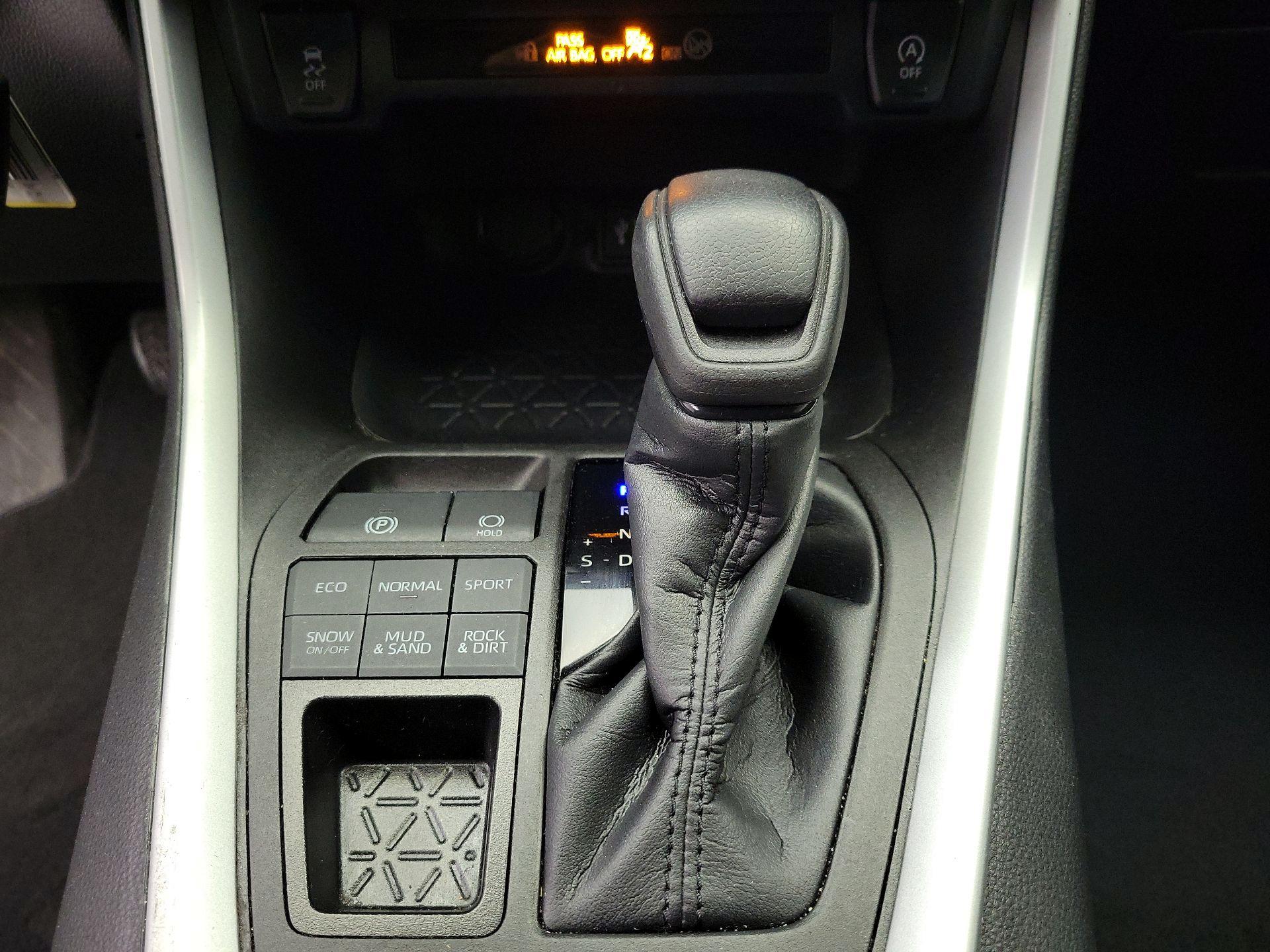 Thumbnail: 2023 Toyota RAV4 - 16