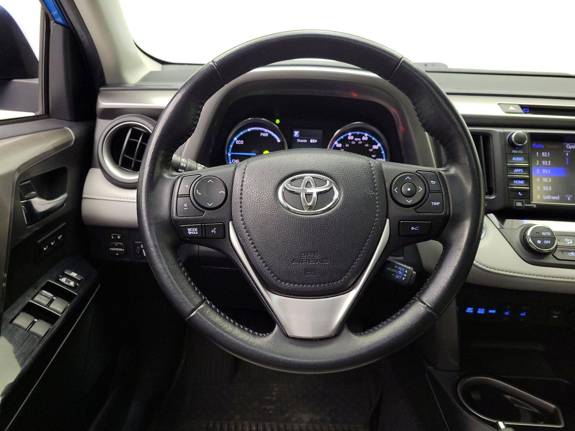 Thumbnail: 2018 Toyota RAV4 - 10