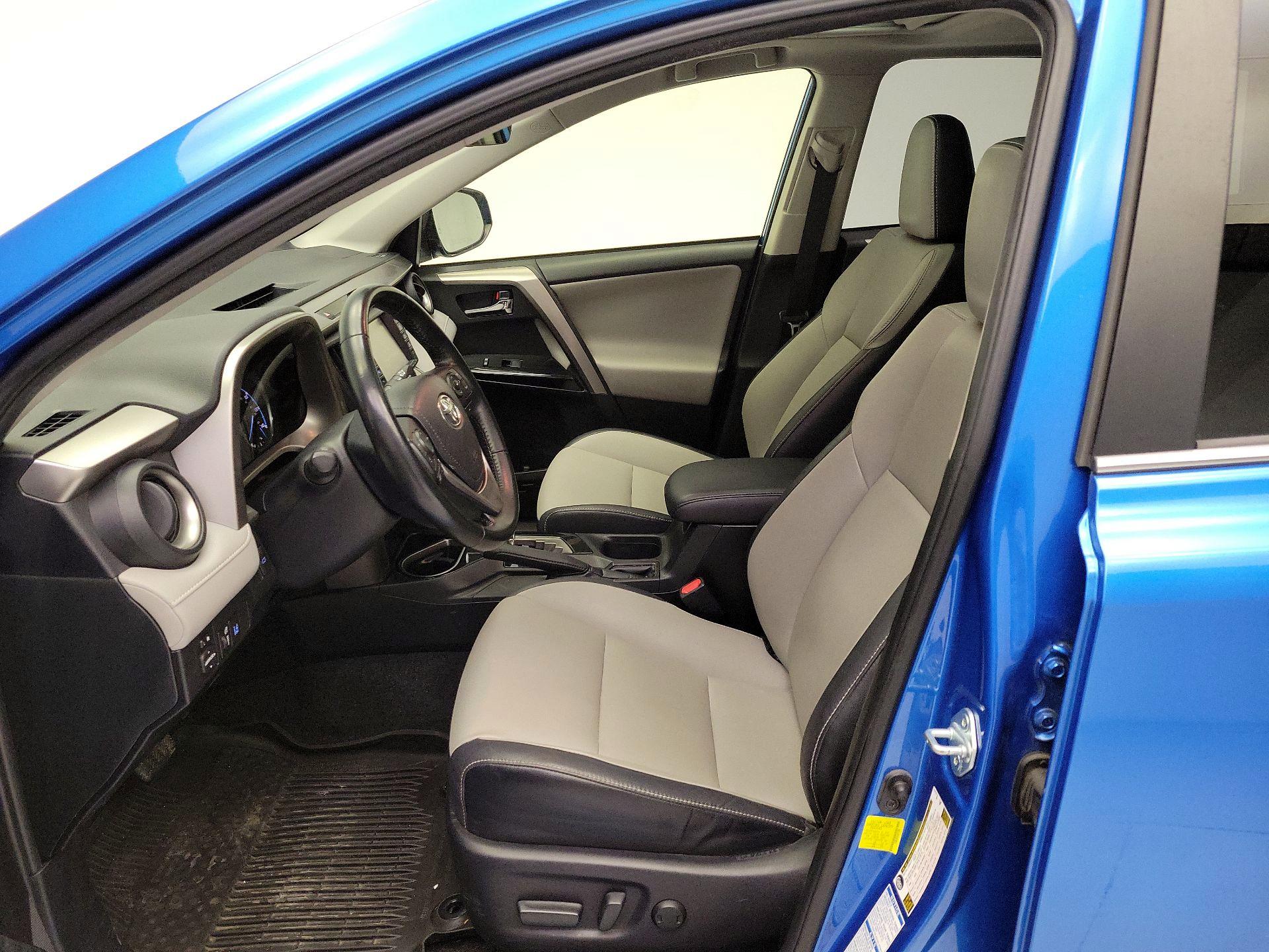 Thumbnail: 2018 Toyota RAV4 - 11