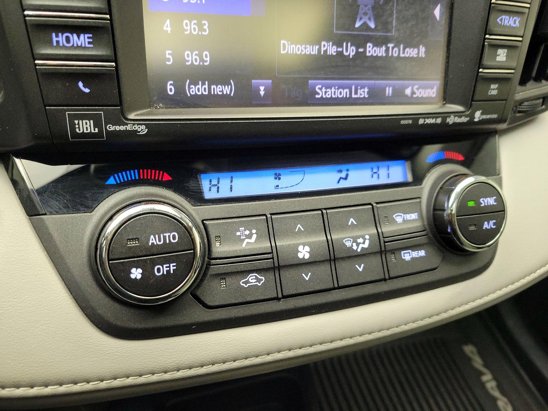 Thumbnail: 2018 Toyota RAV4 - 17