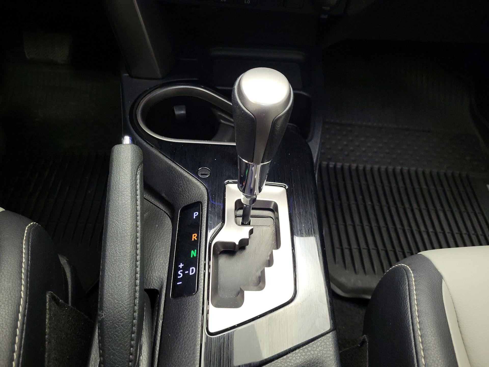 Thumbnail: 2018 Toyota RAV4 - 18