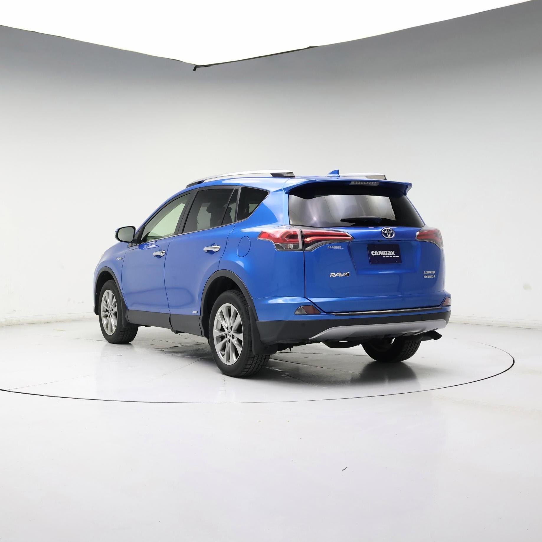 Thumbnail: 2018 Toyota RAV4 - 2