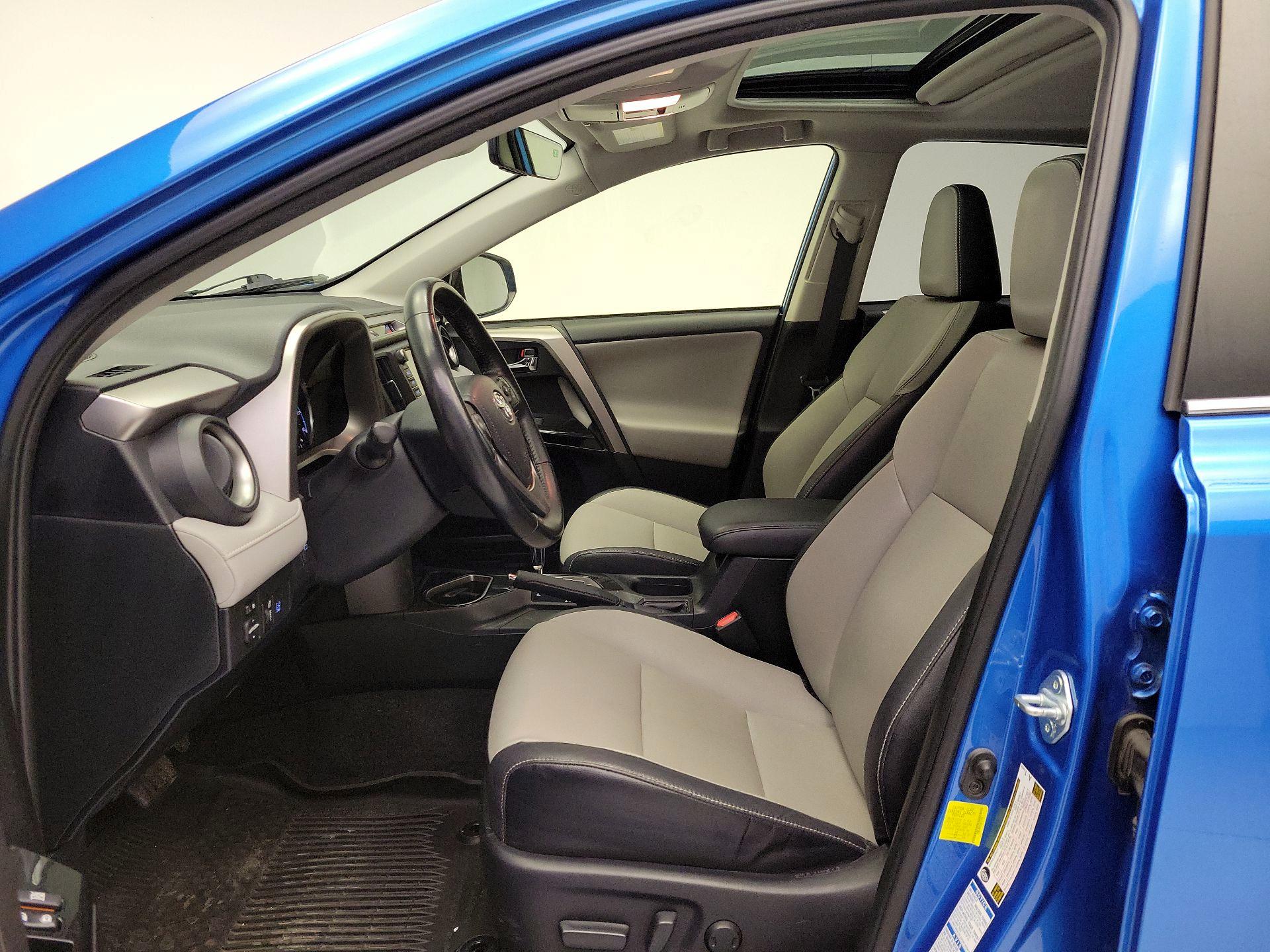 Thumbnail: 2018 Toyota RAV4 - 20