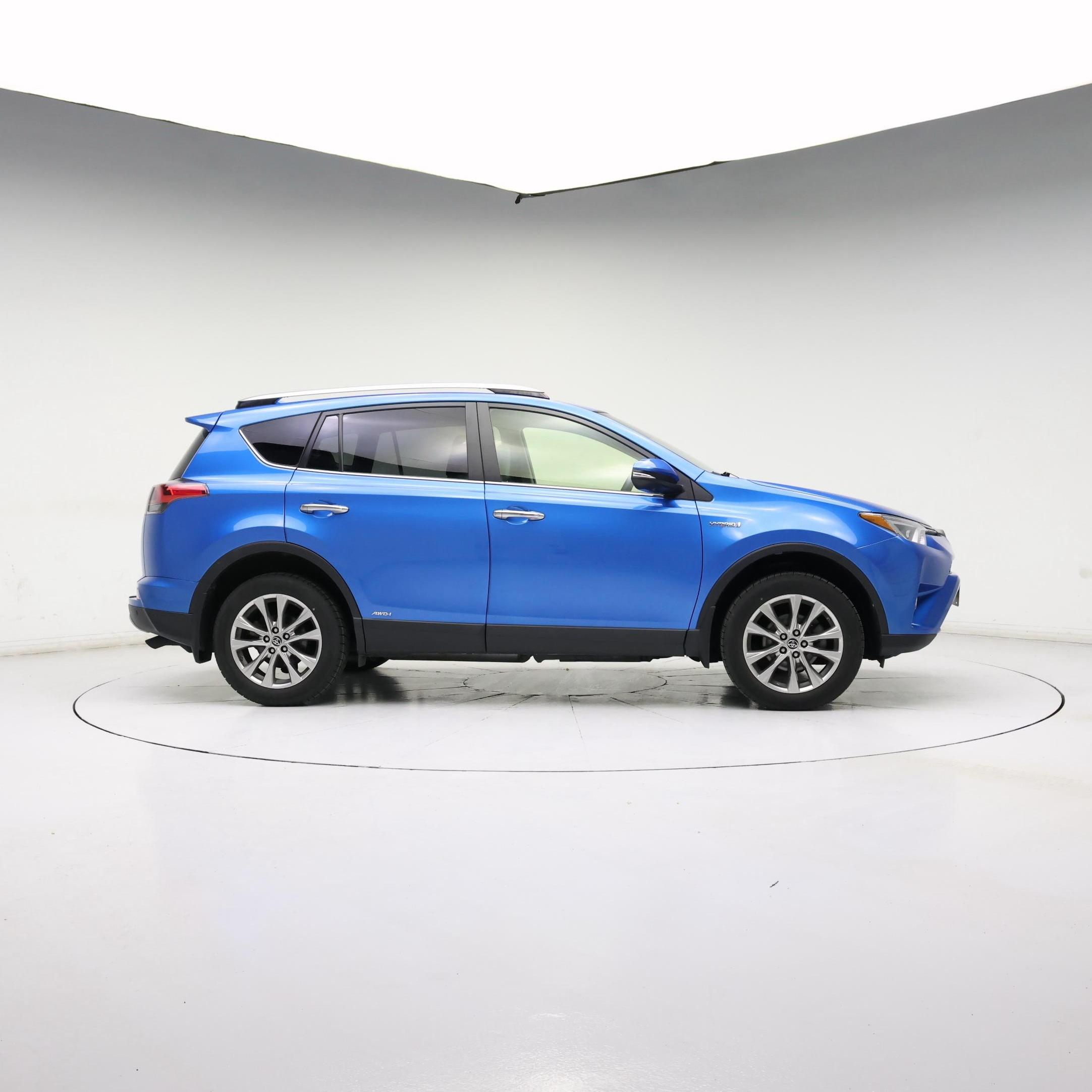 Thumbnail: 2018 Toyota RAV4 - 7