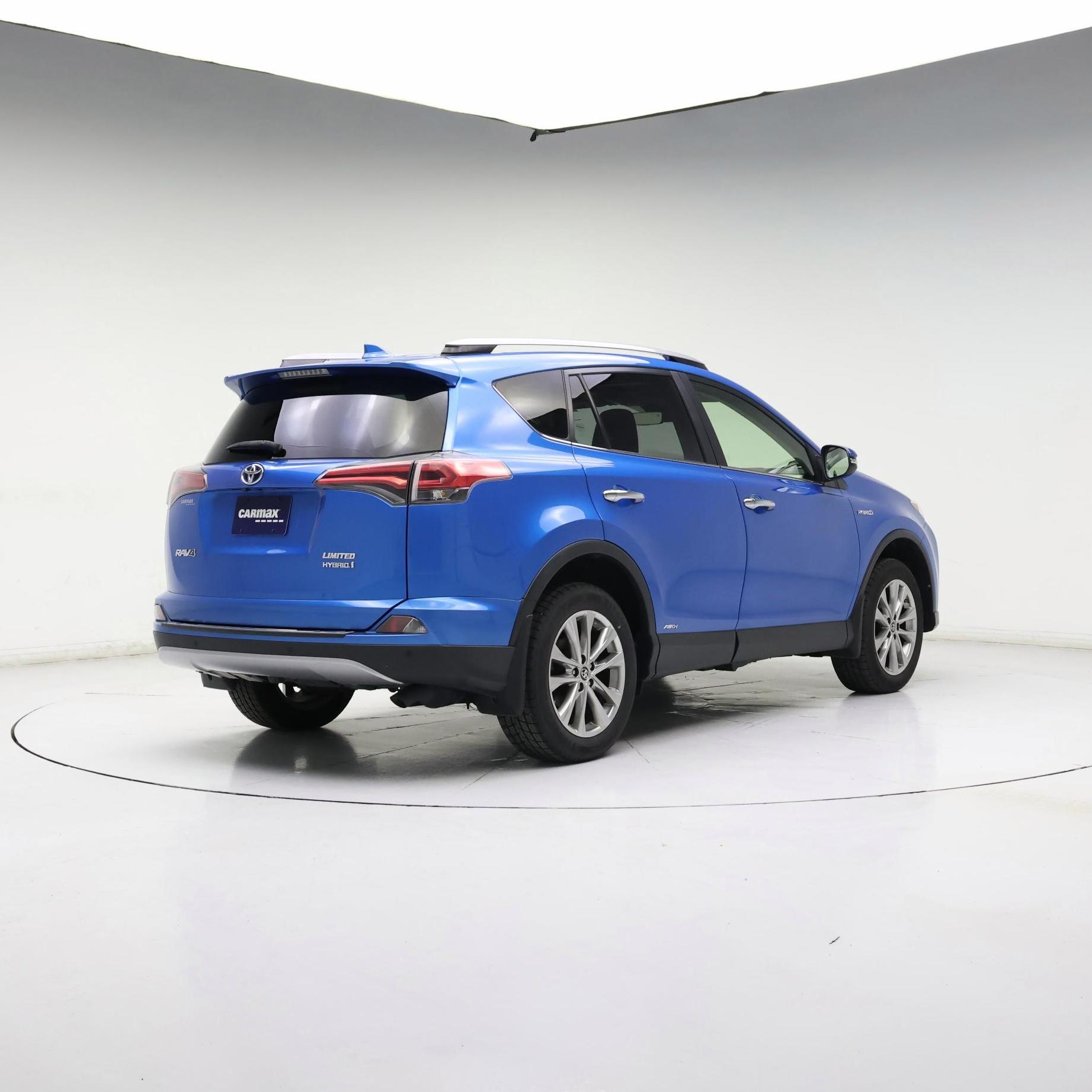 Thumbnail: 2018 Toyota RAV4 - 8