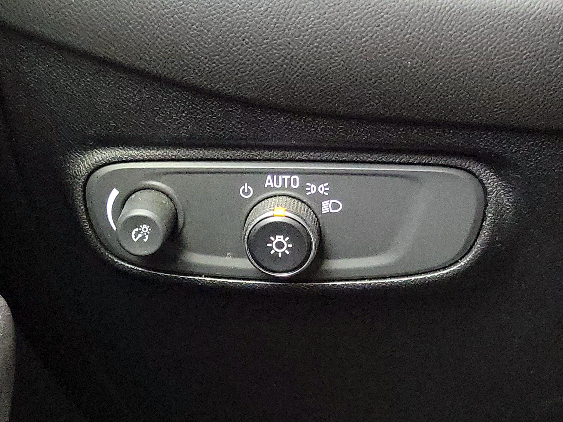 Thumbnail: 2019 Chevrolet Equinox - 13