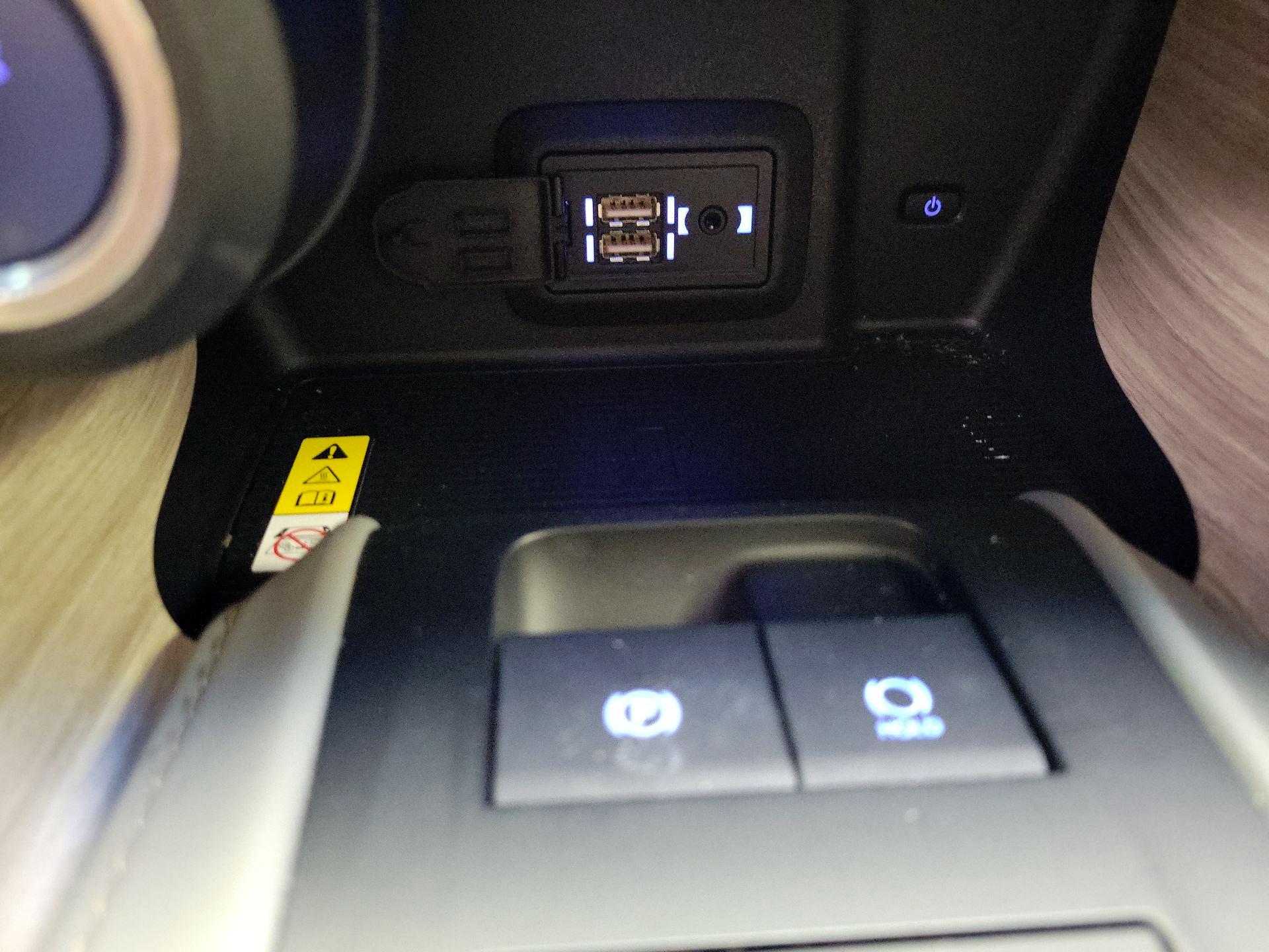 Thumbnail: 2021 Toyota Venza - 19