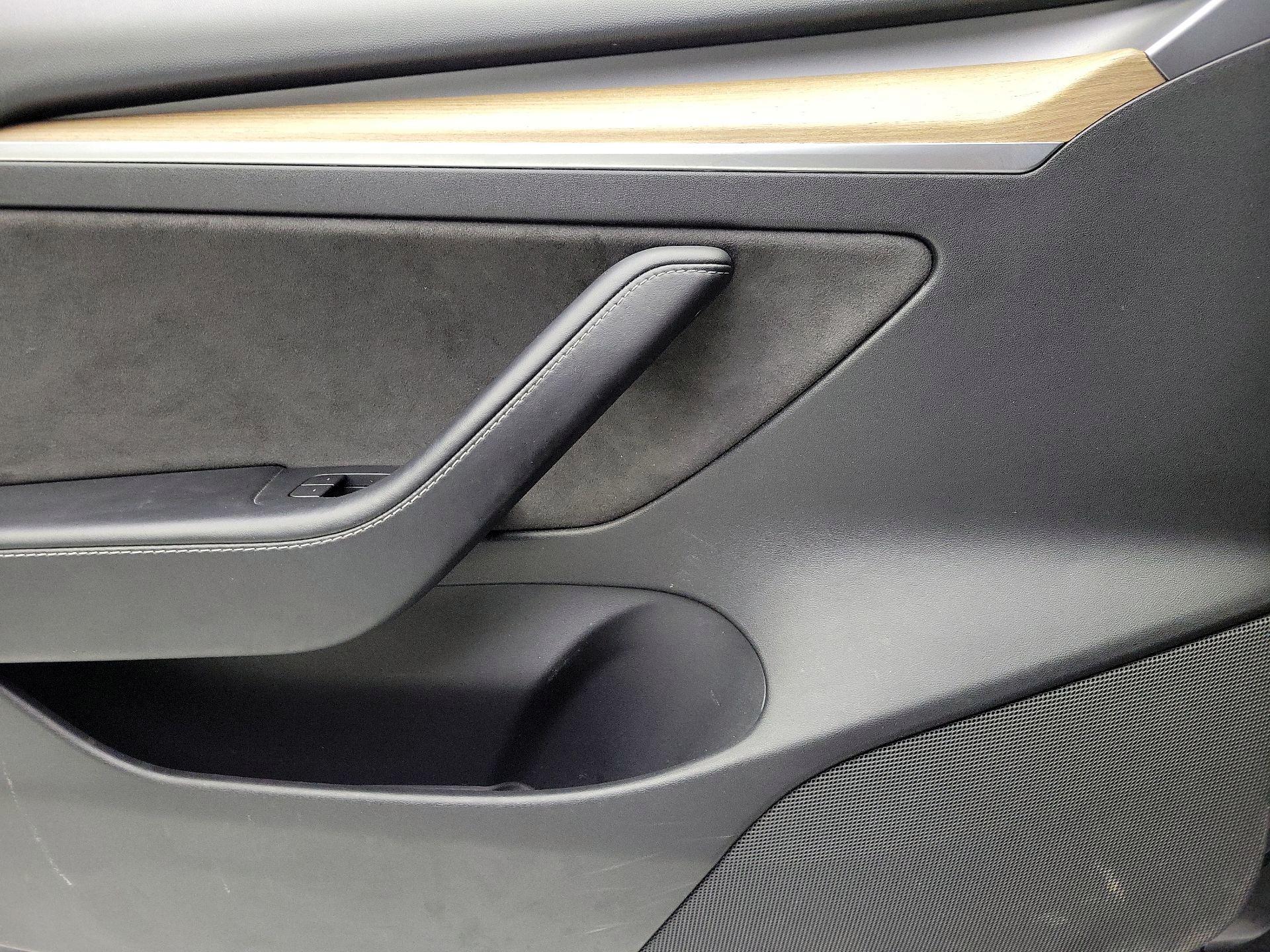 Thumbnail: 2021 Tesla Model 3 - 12