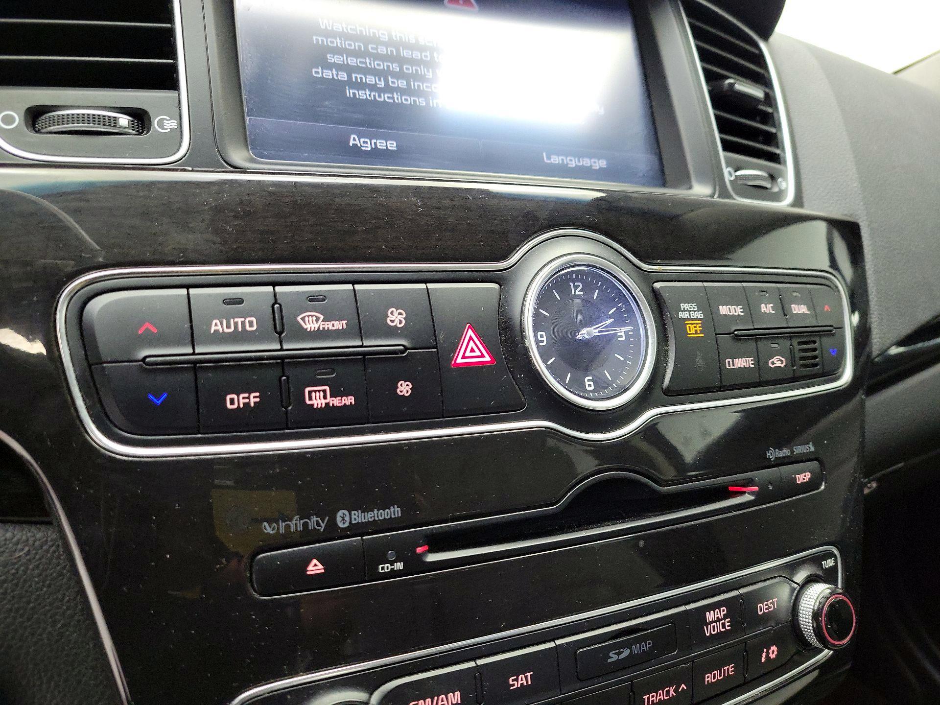 Thumbnail: 2014 Kia Cadenza - 16