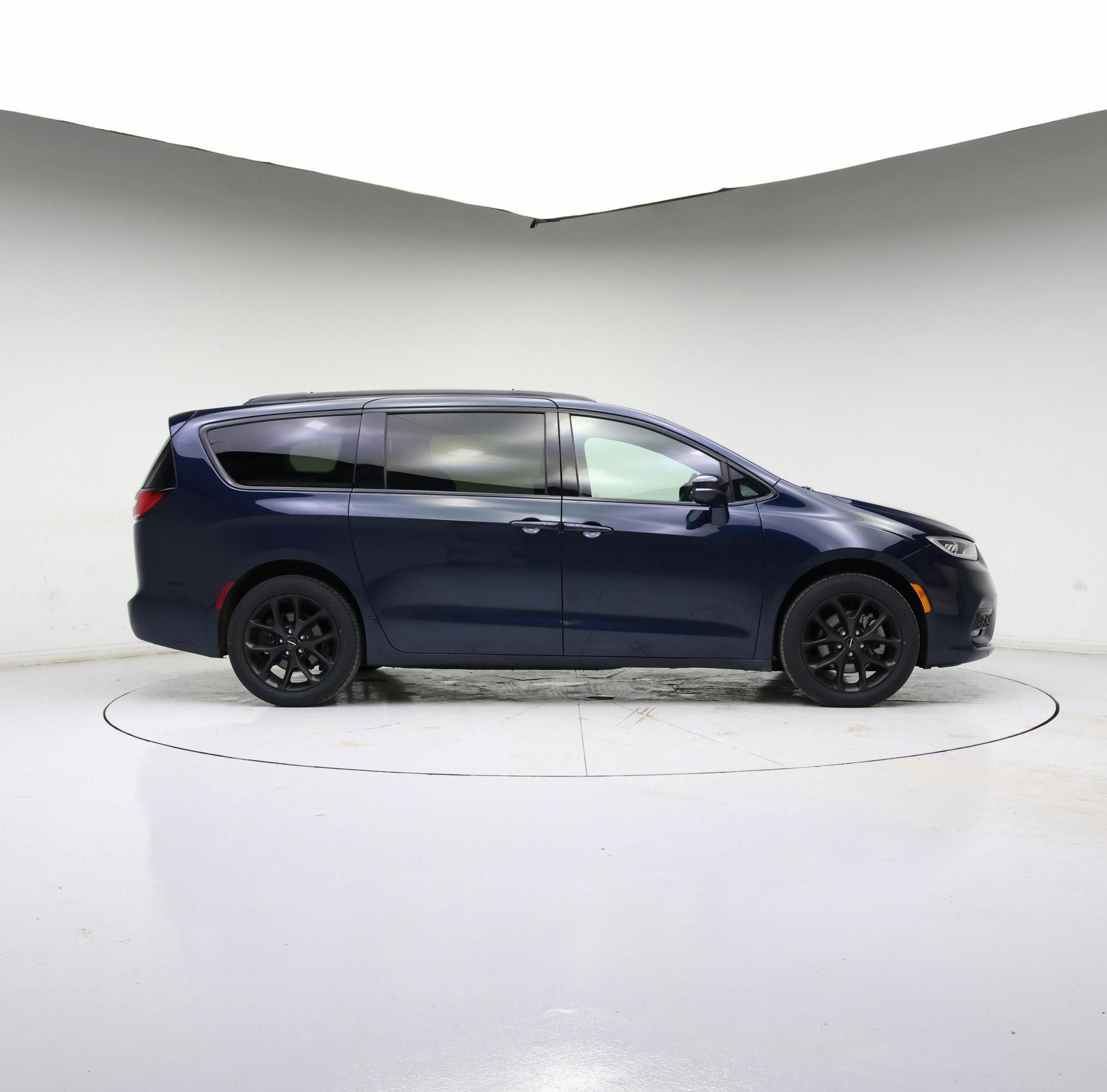 Thumbnail: 2022 Chrysler Pacifica - 7