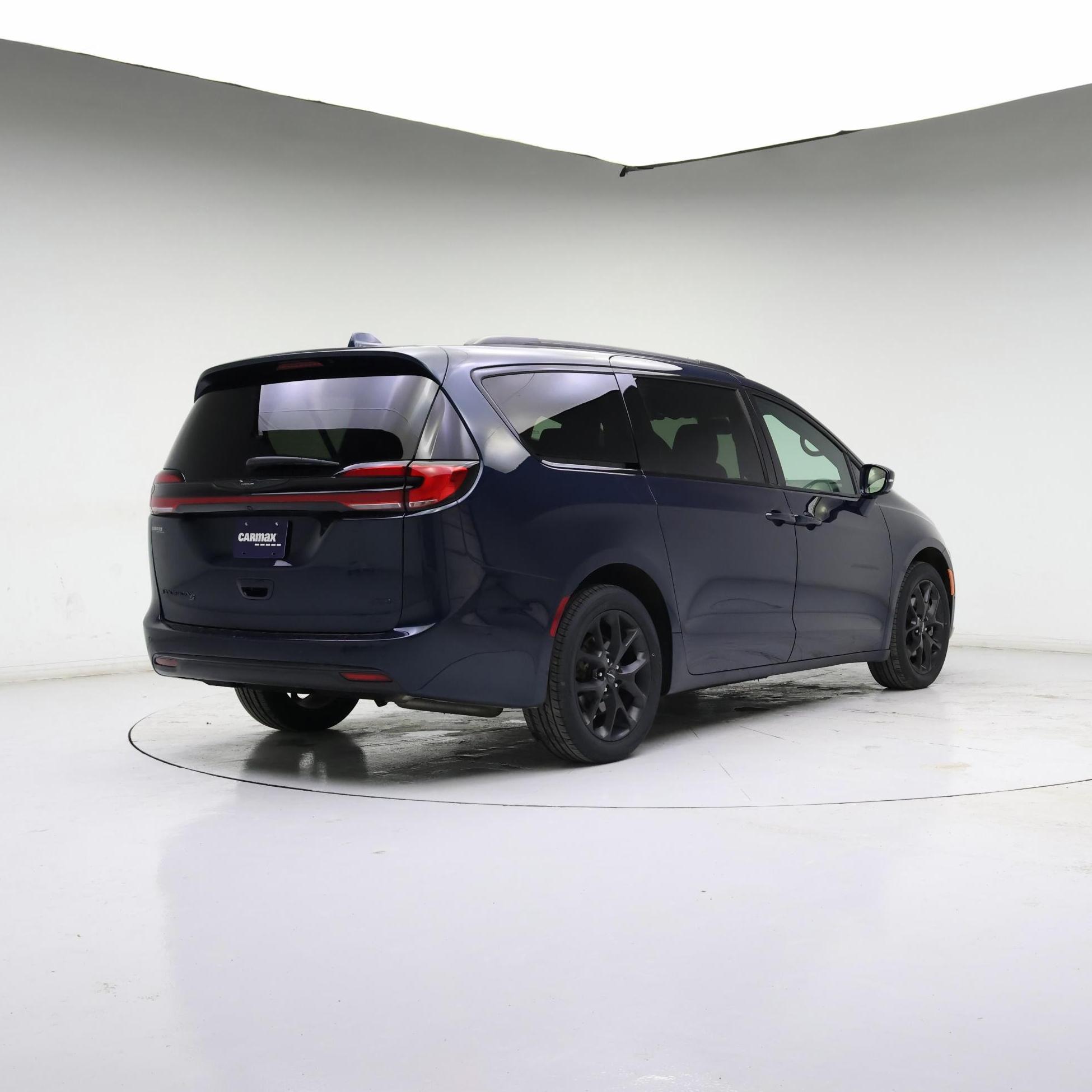 Thumbnail: 2022 Chrysler Pacifica - 8