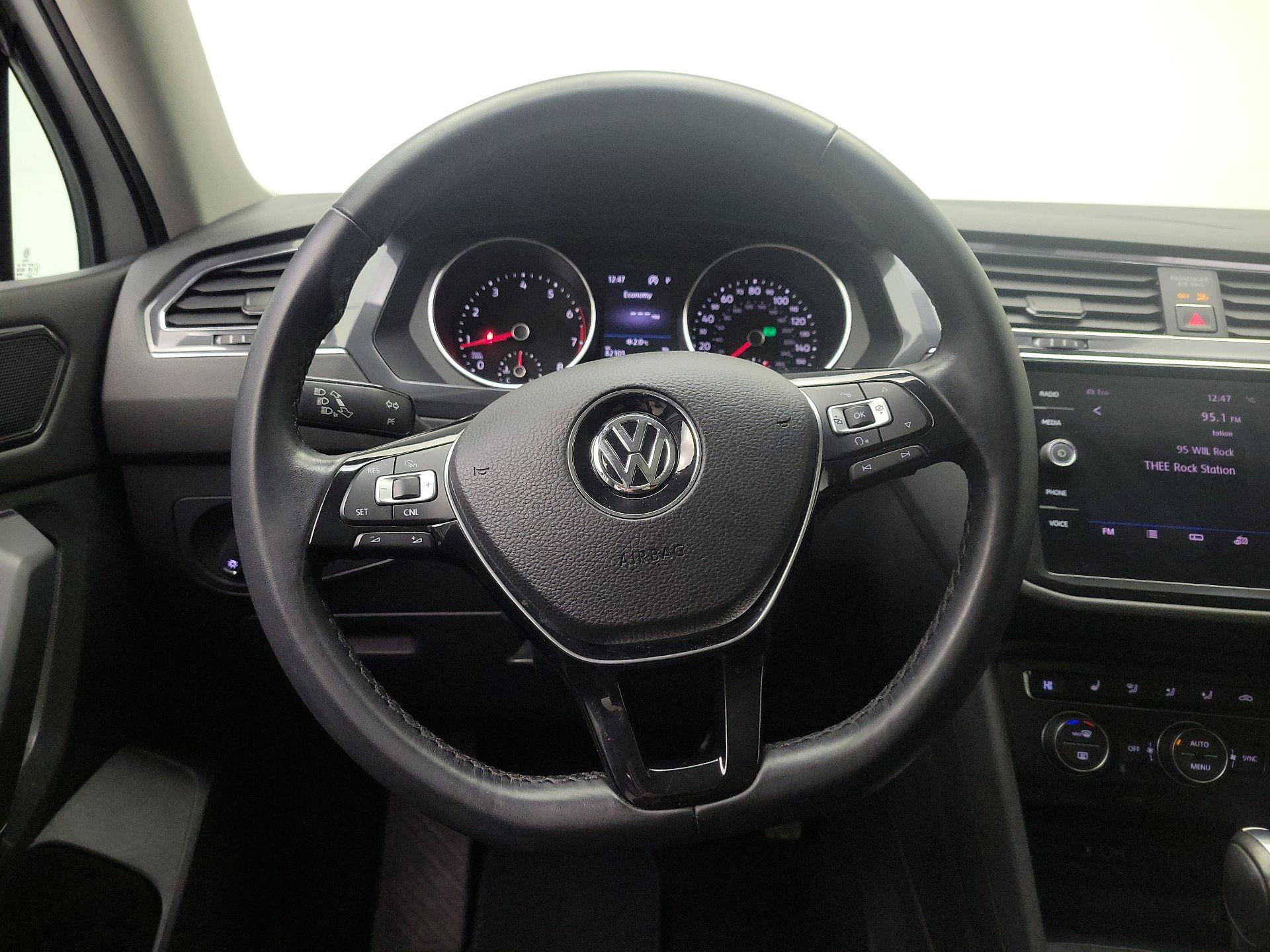 Thumbnail: 2018 Volkswagen Tiguan - 10