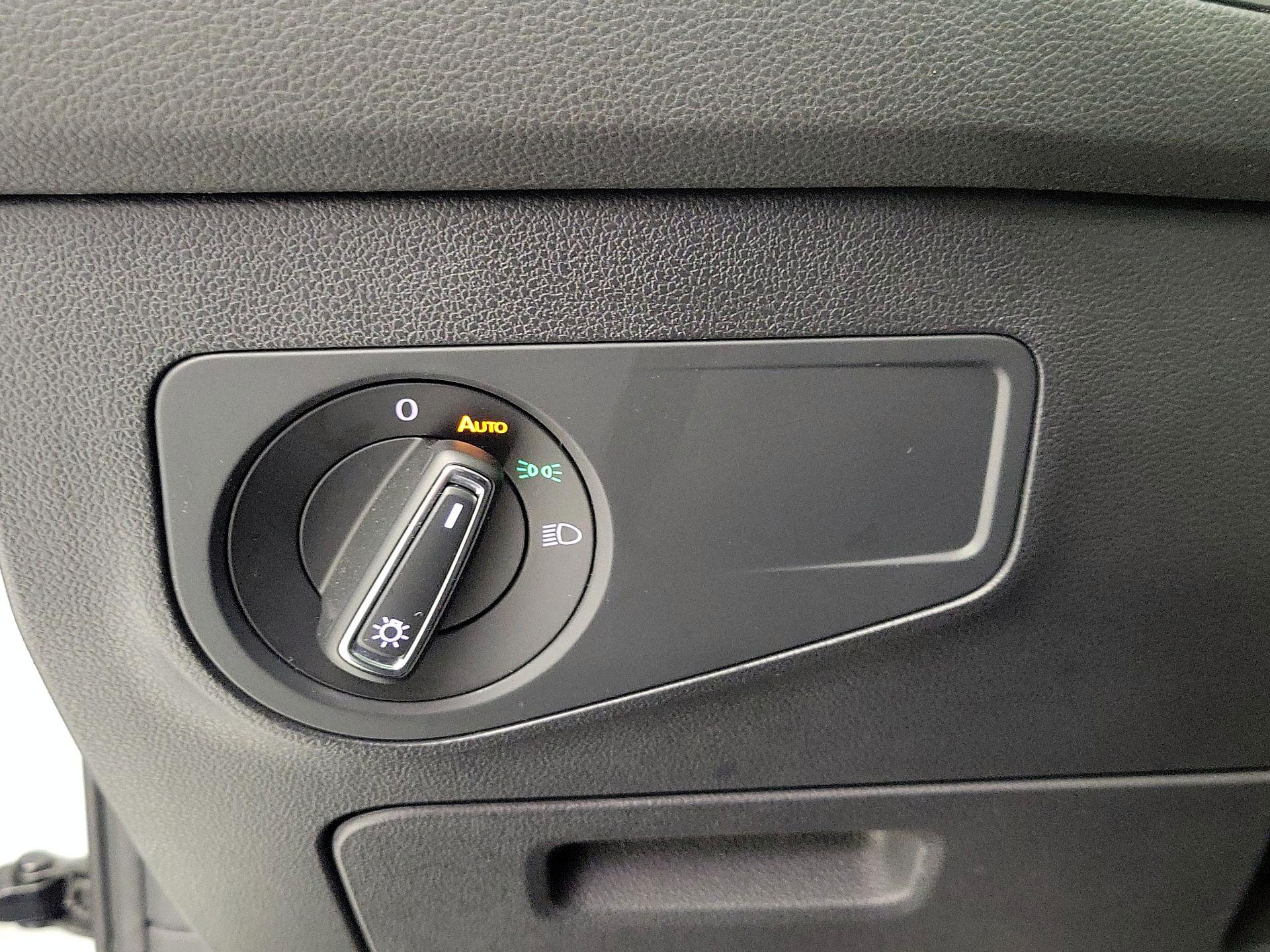 Thumbnail: 2018 Volkswagen Tiguan - 13