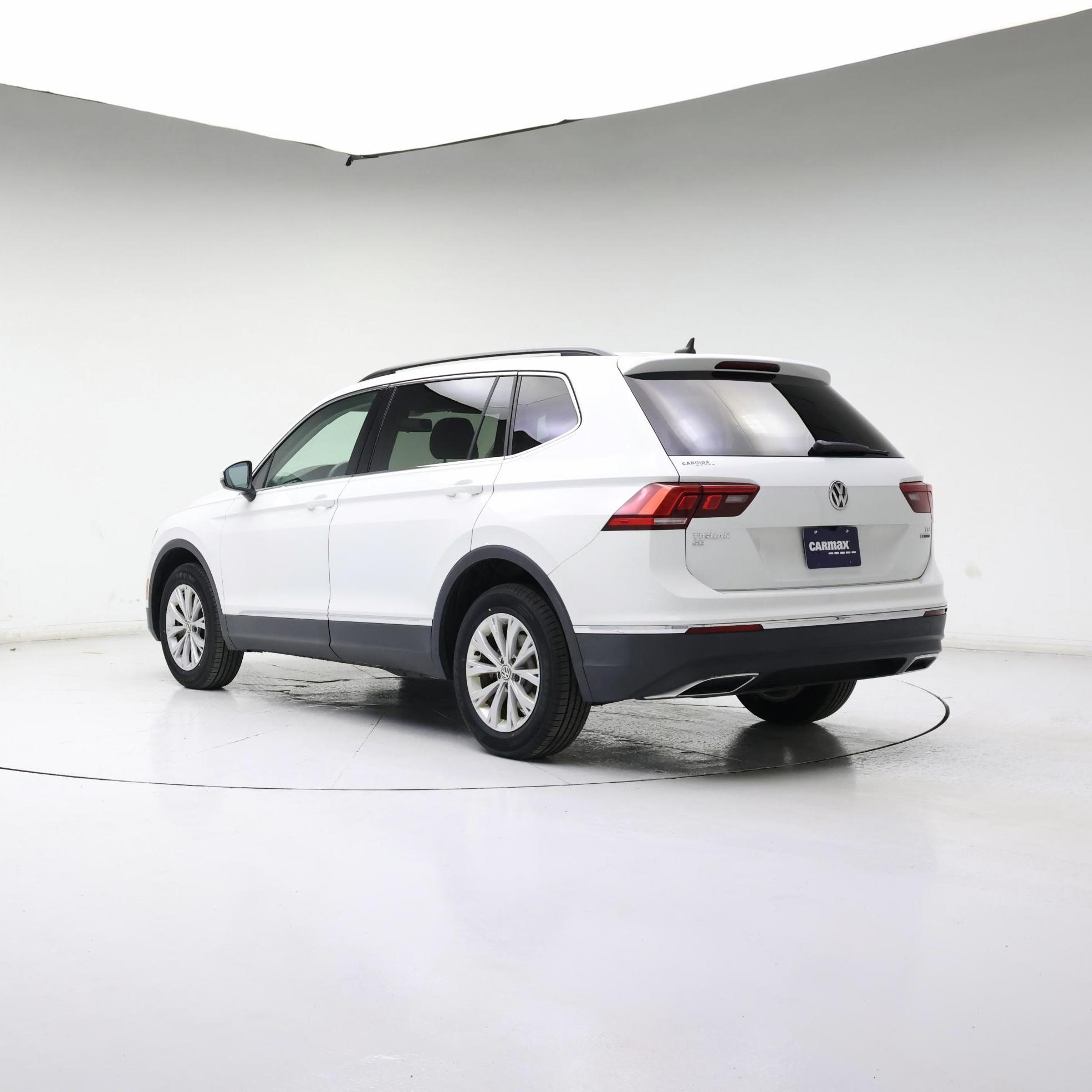 Thumbnail: 2018 Volkswagen Tiguan - 2