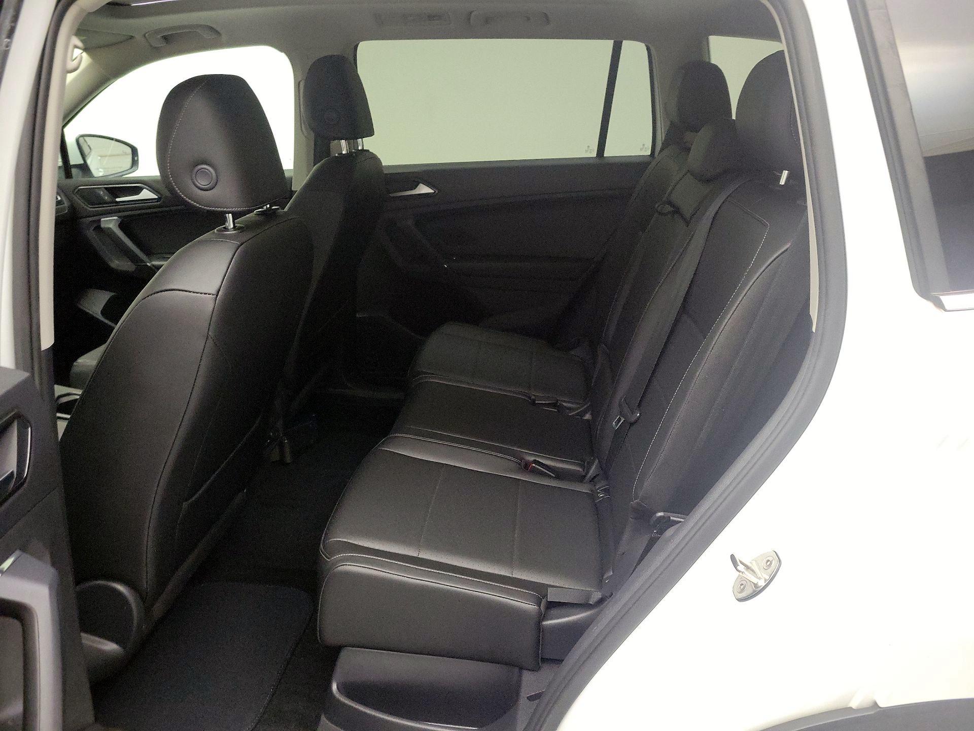 Thumbnail: 2018 Volkswagen Tiguan - 20