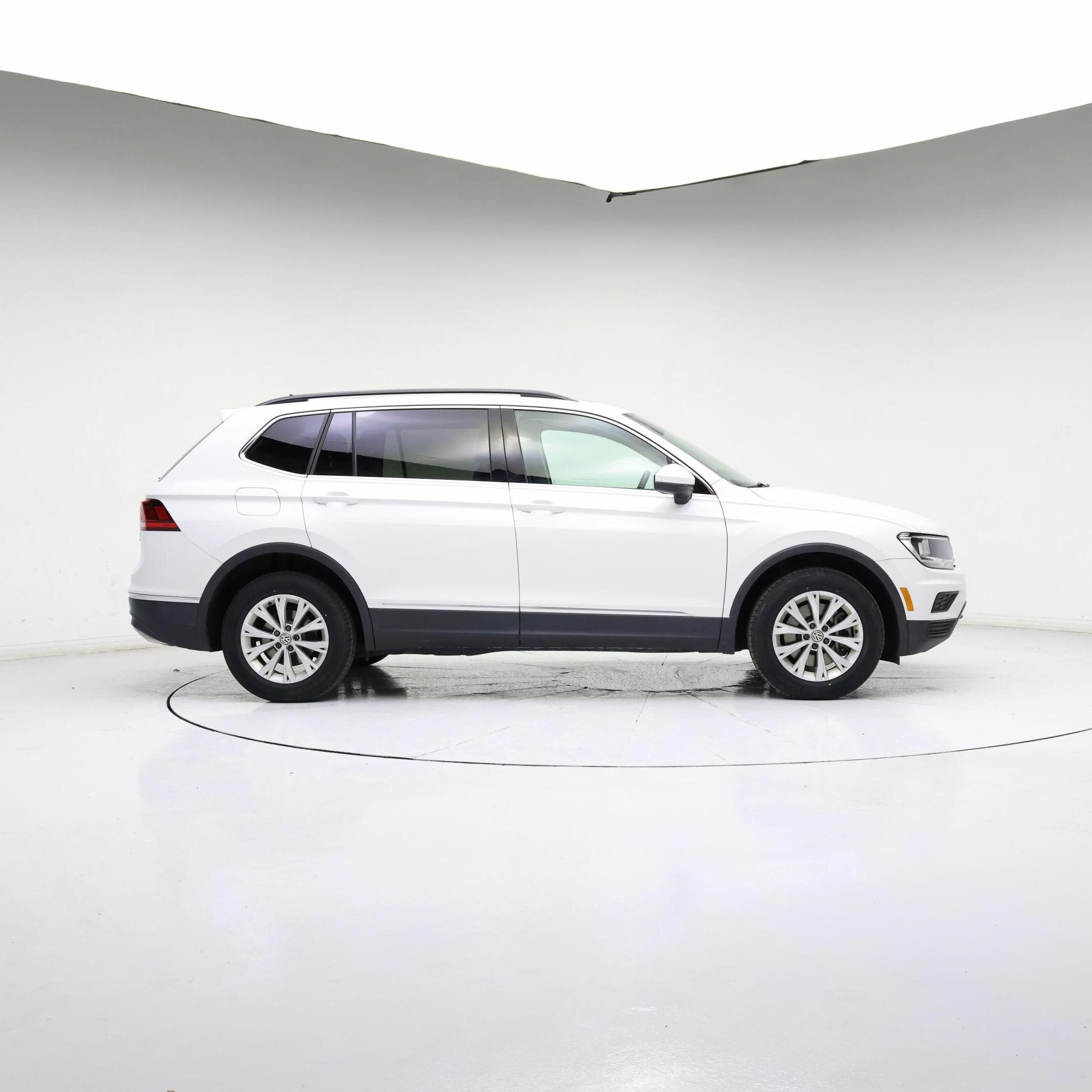 Thumbnail: 2018 Volkswagen Tiguan - 7