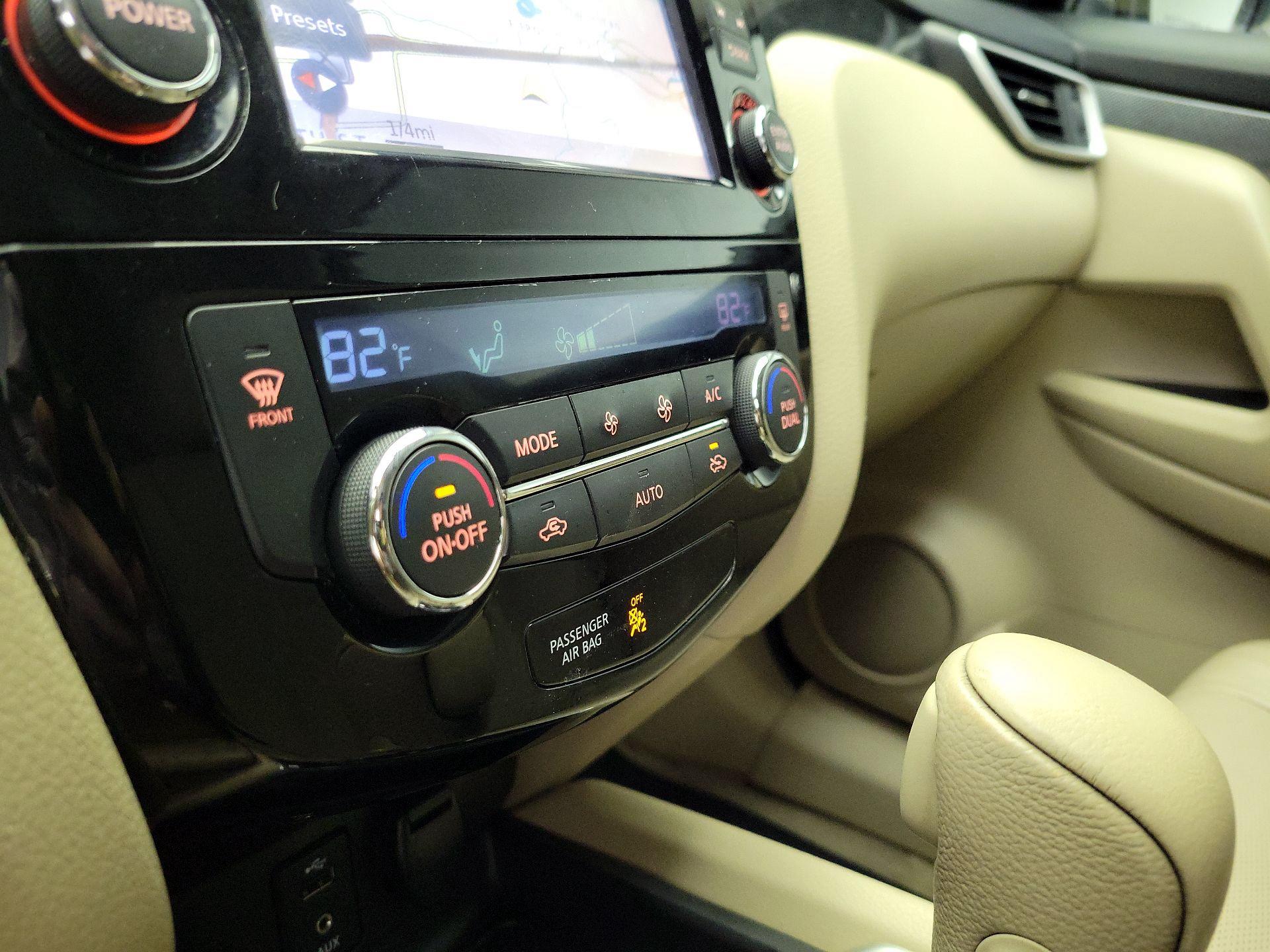 Thumbnail: 2015 Nissan Rogue - 17