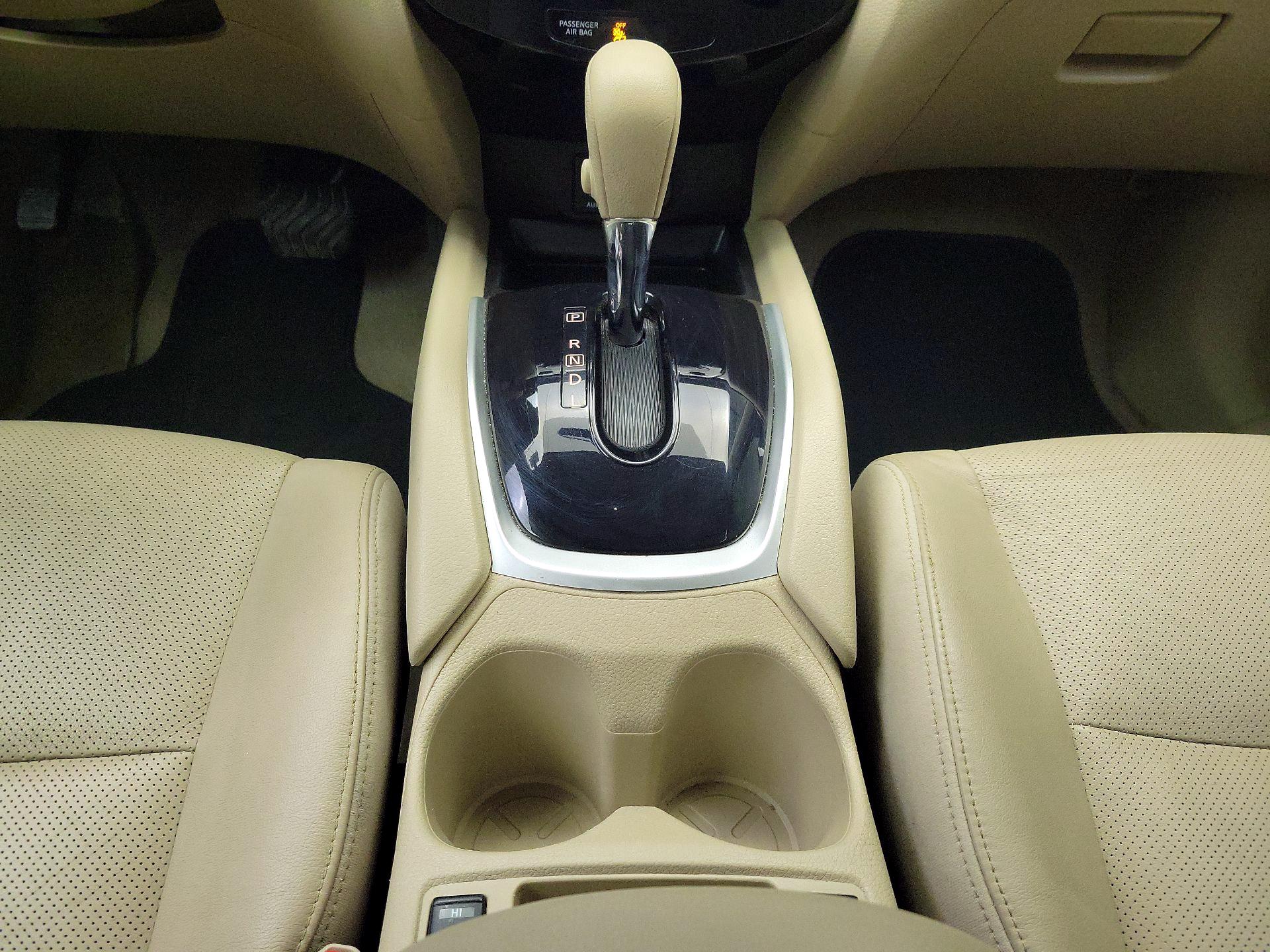 Thumbnail: 2015 Nissan Rogue - 18