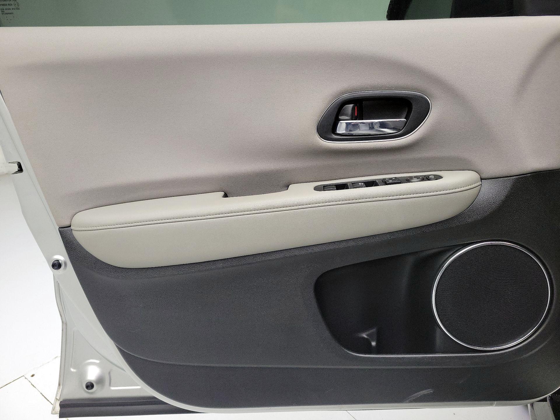 Thumbnail: 2016 Honda HR-V - 12