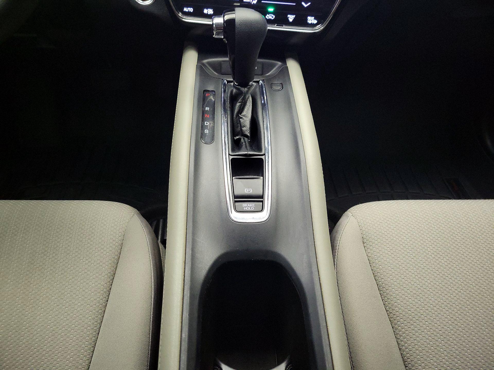 Thumbnail: 2016 Honda HR-V - 17