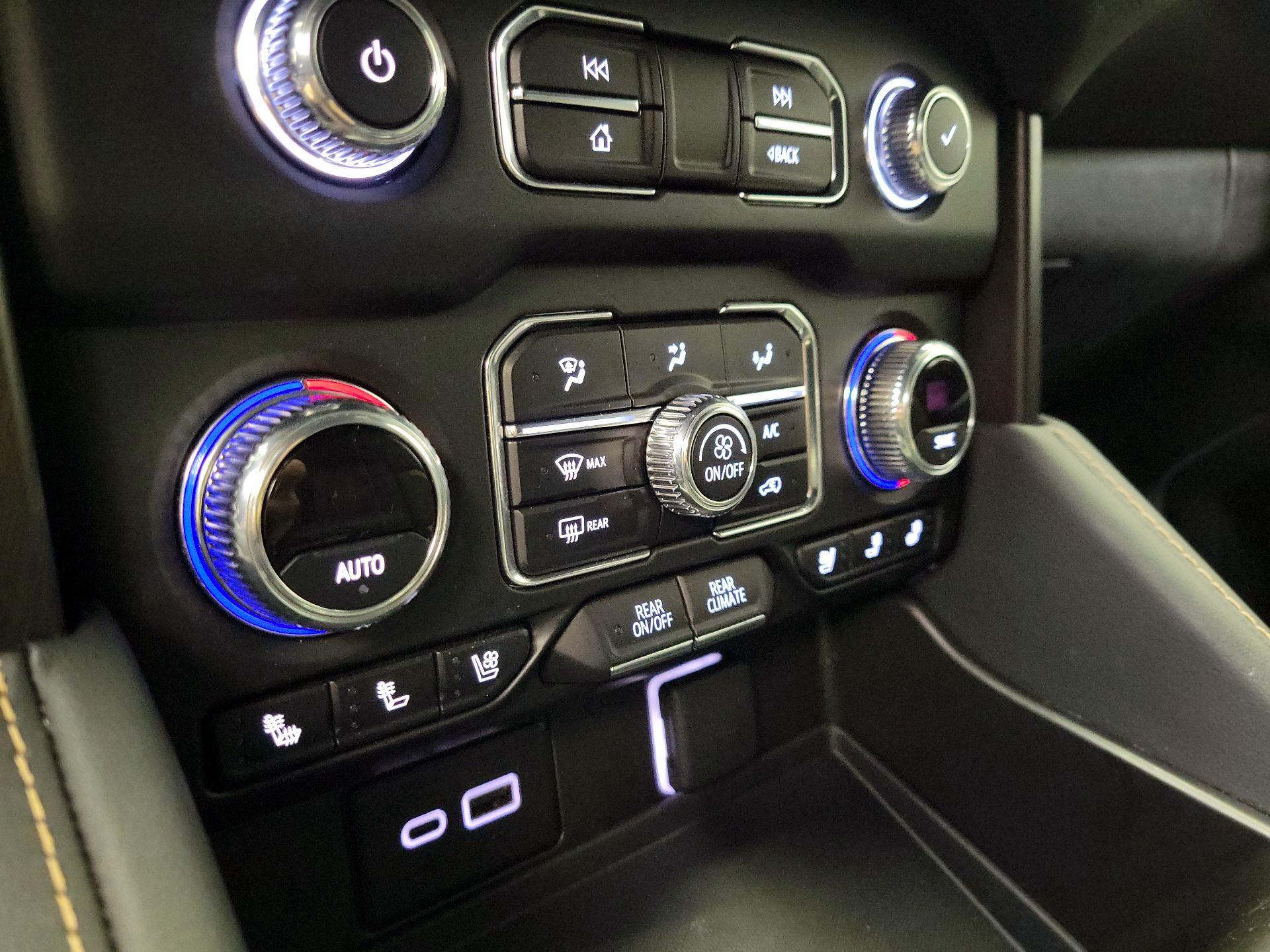 Thumbnail: 2024 GMC Yukon - 16