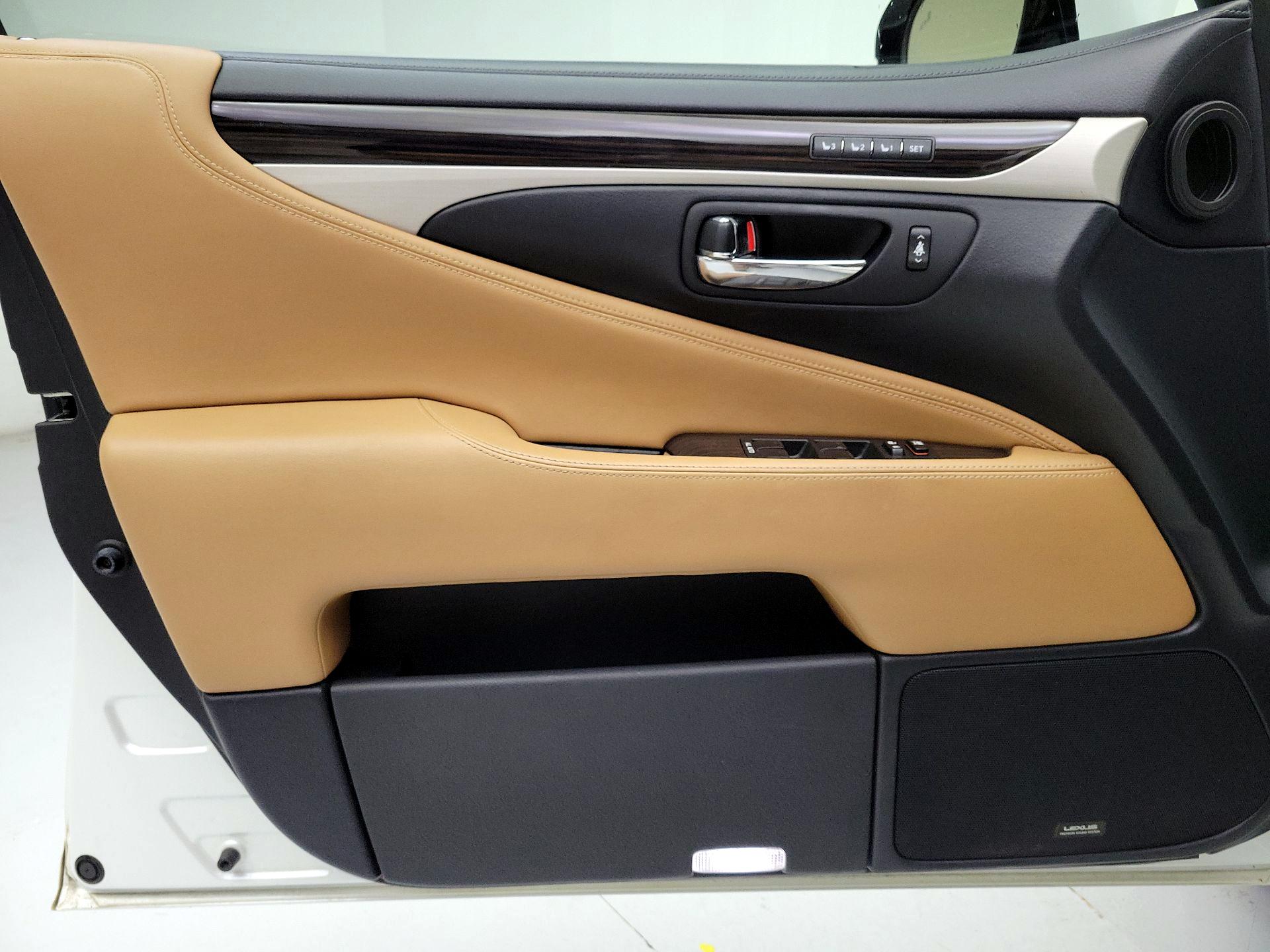 Thumbnail: 2017 Lexus LS - 12