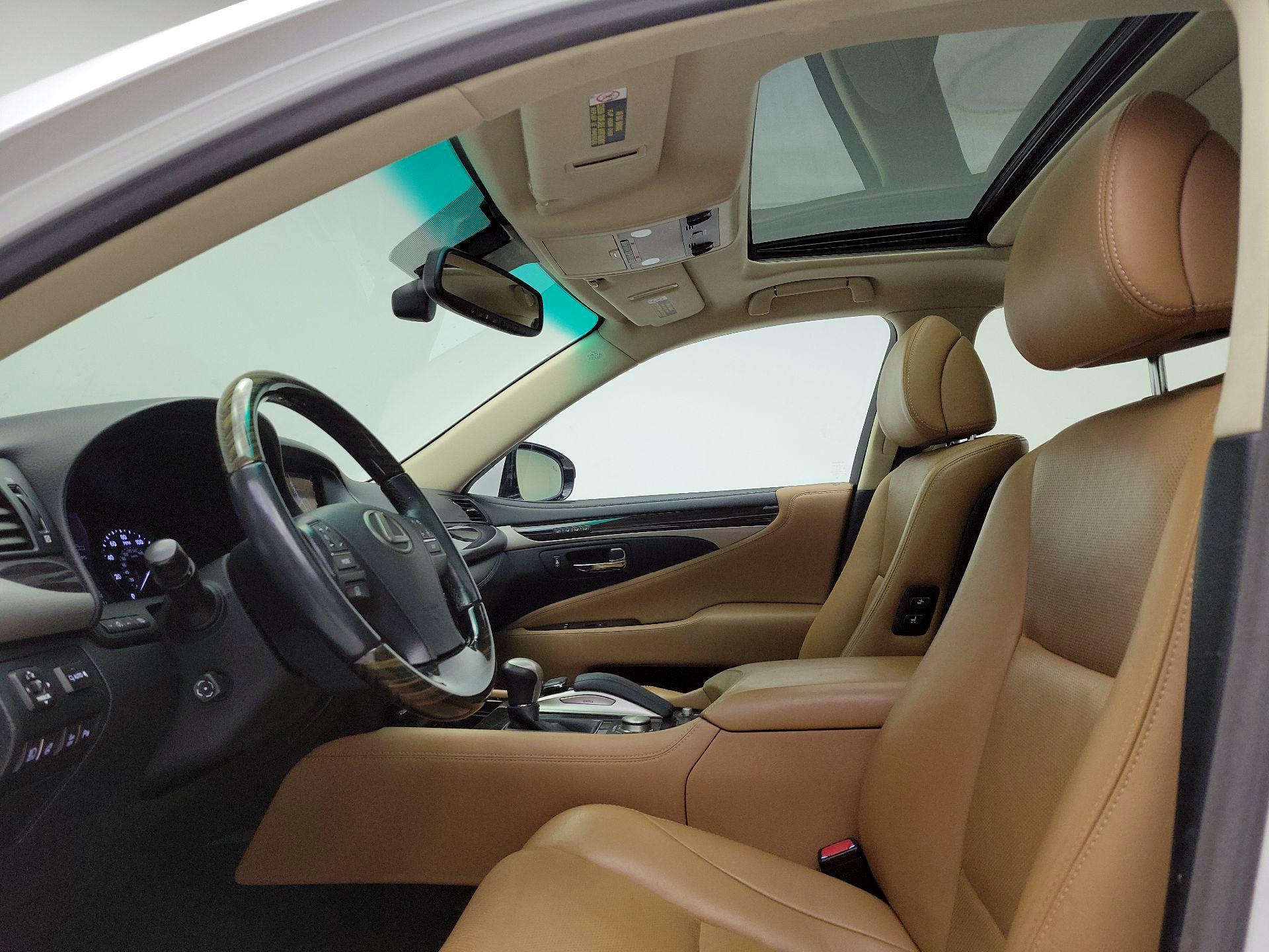 Thumbnail: 2017 Lexus LS - 20