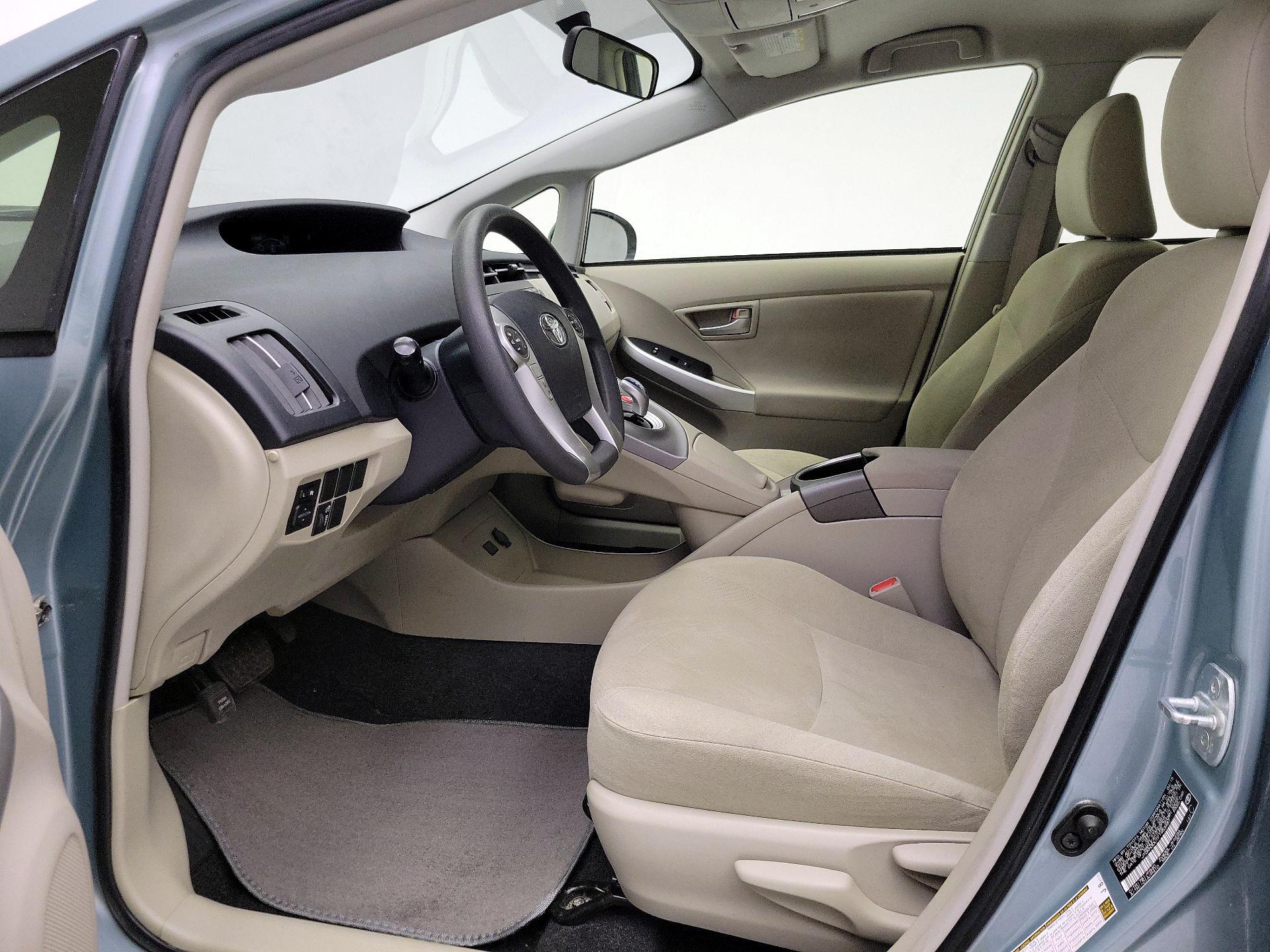 Thumbnail: 2015 Toyota Prius - 11