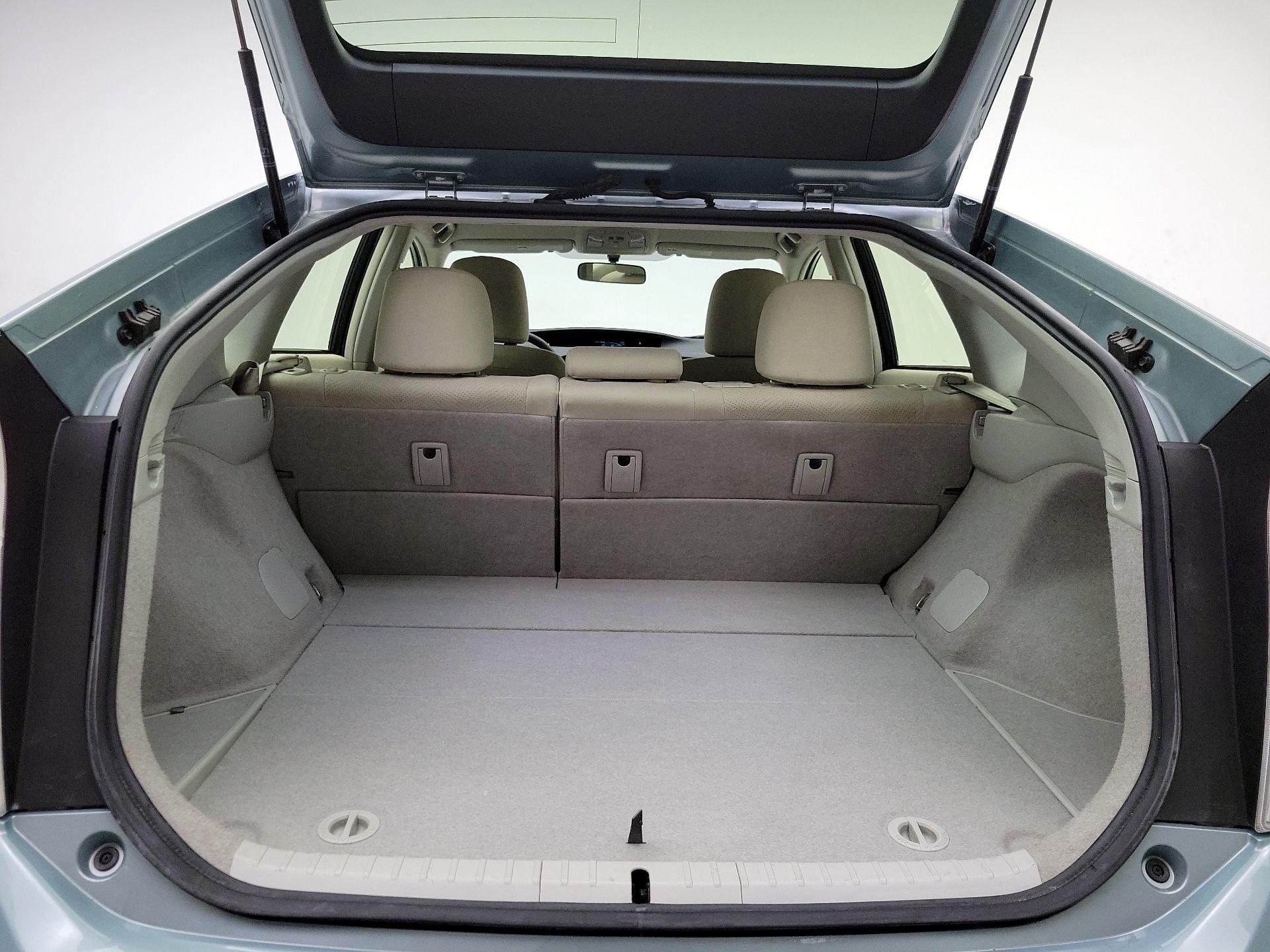 Thumbnail: 2015 Toyota Prius - 20