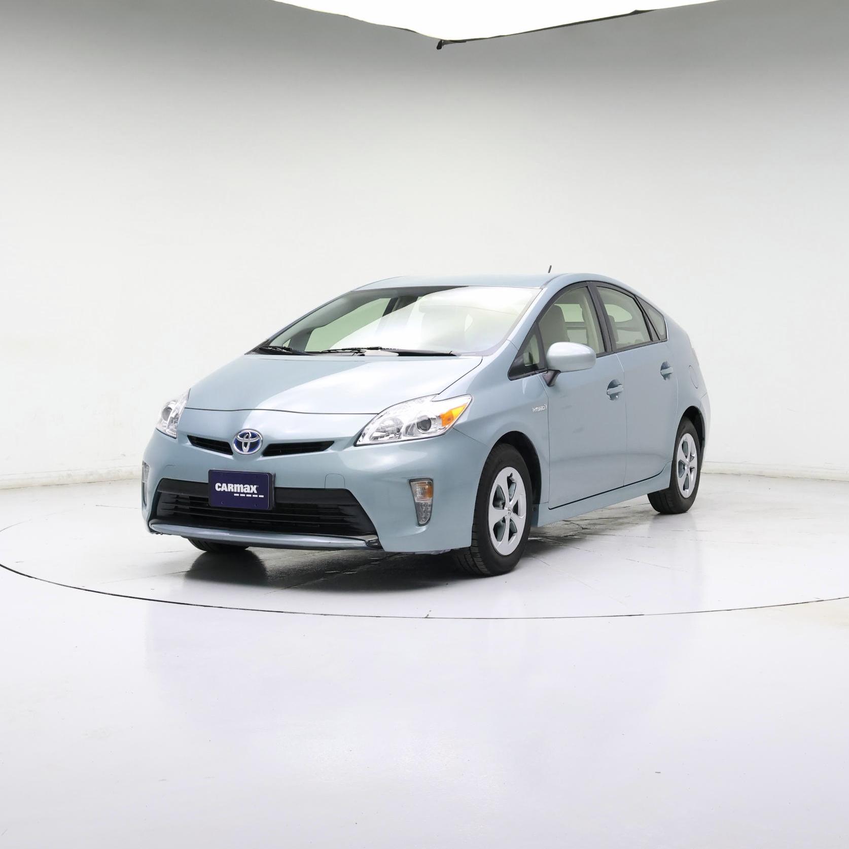 Thumbnail: 2015 Toyota Prius - 4