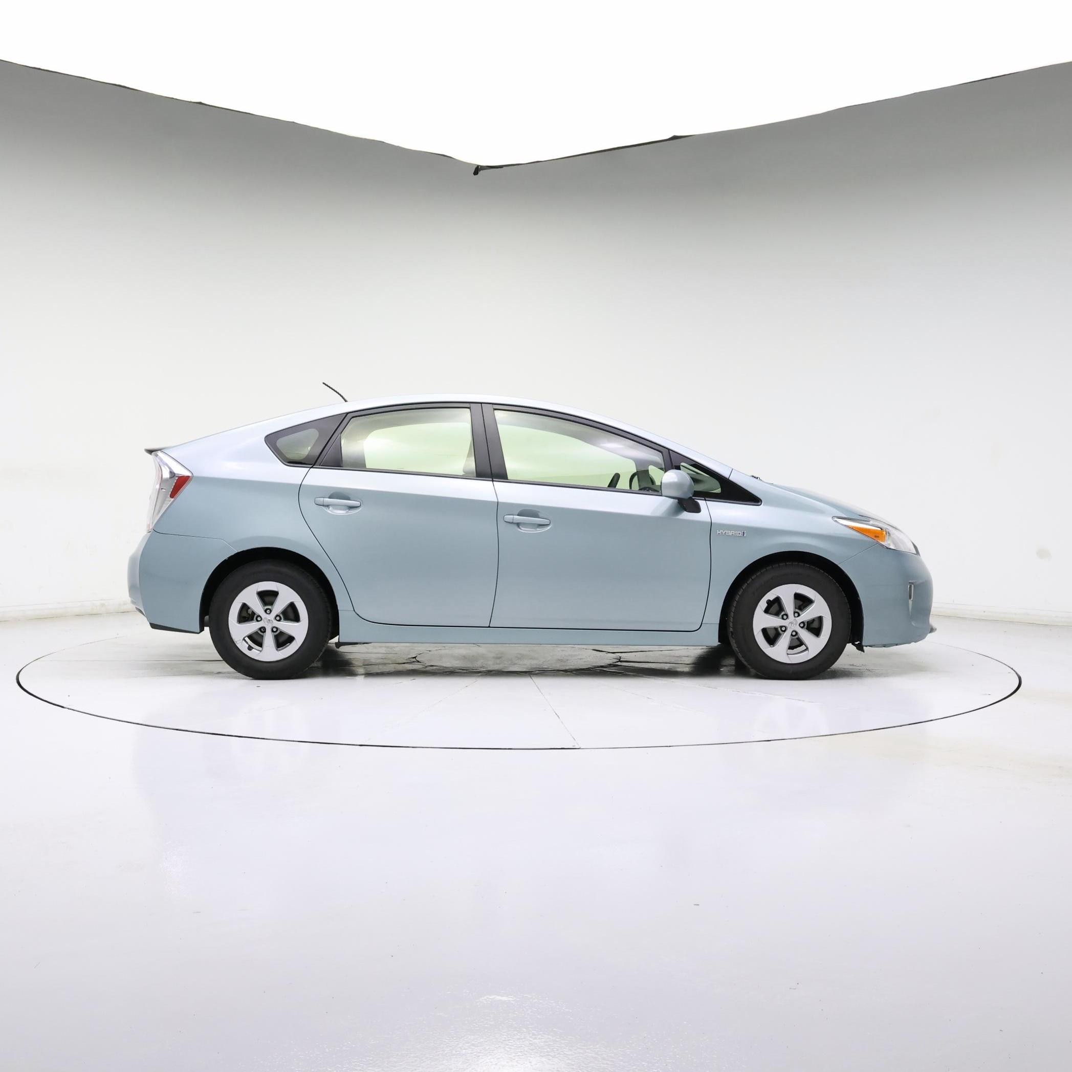 Thumbnail: 2015 Toyota Prius - 7