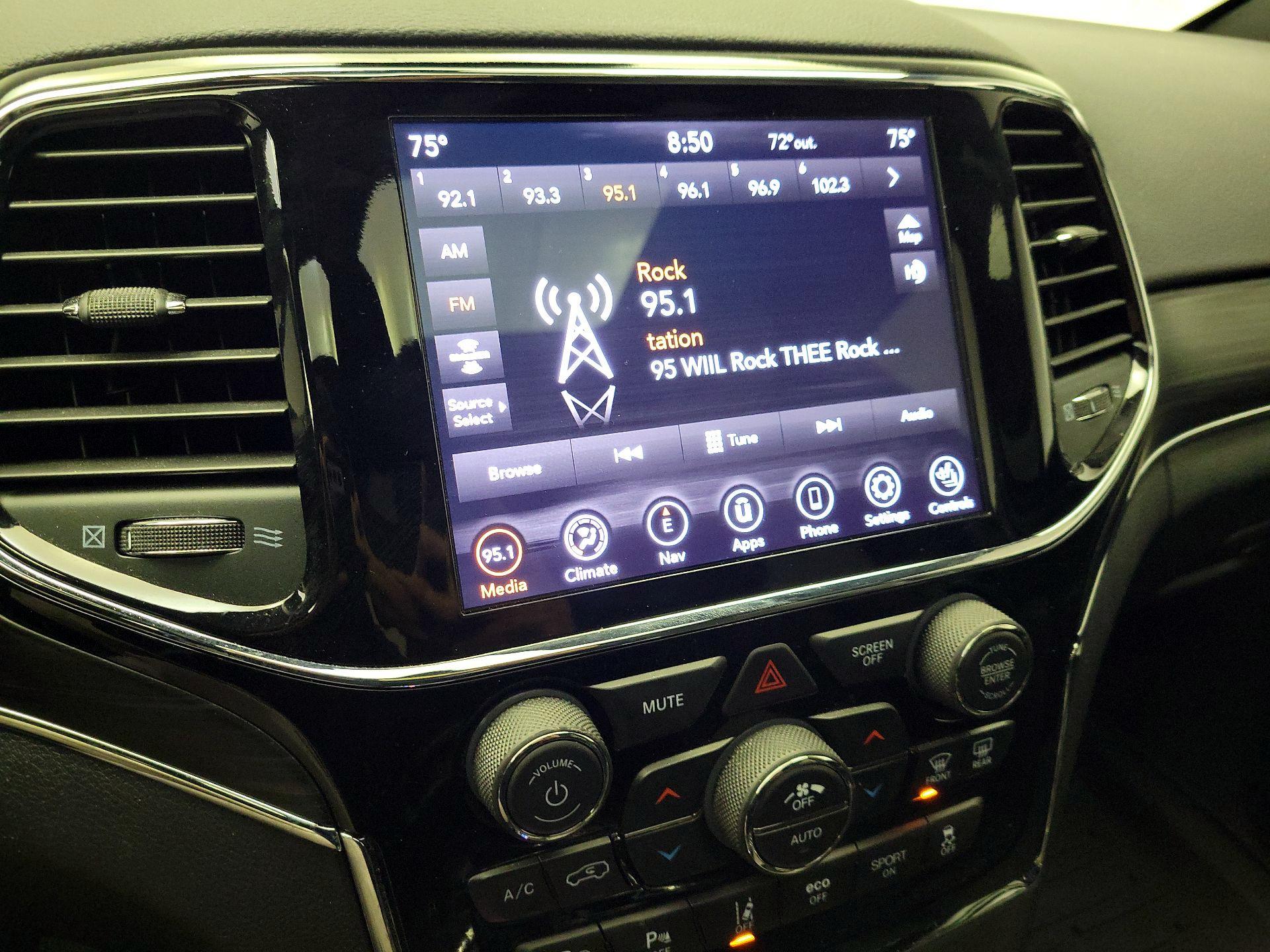 Thumbnail: 2019 Jeep Grand Cherokee - 16