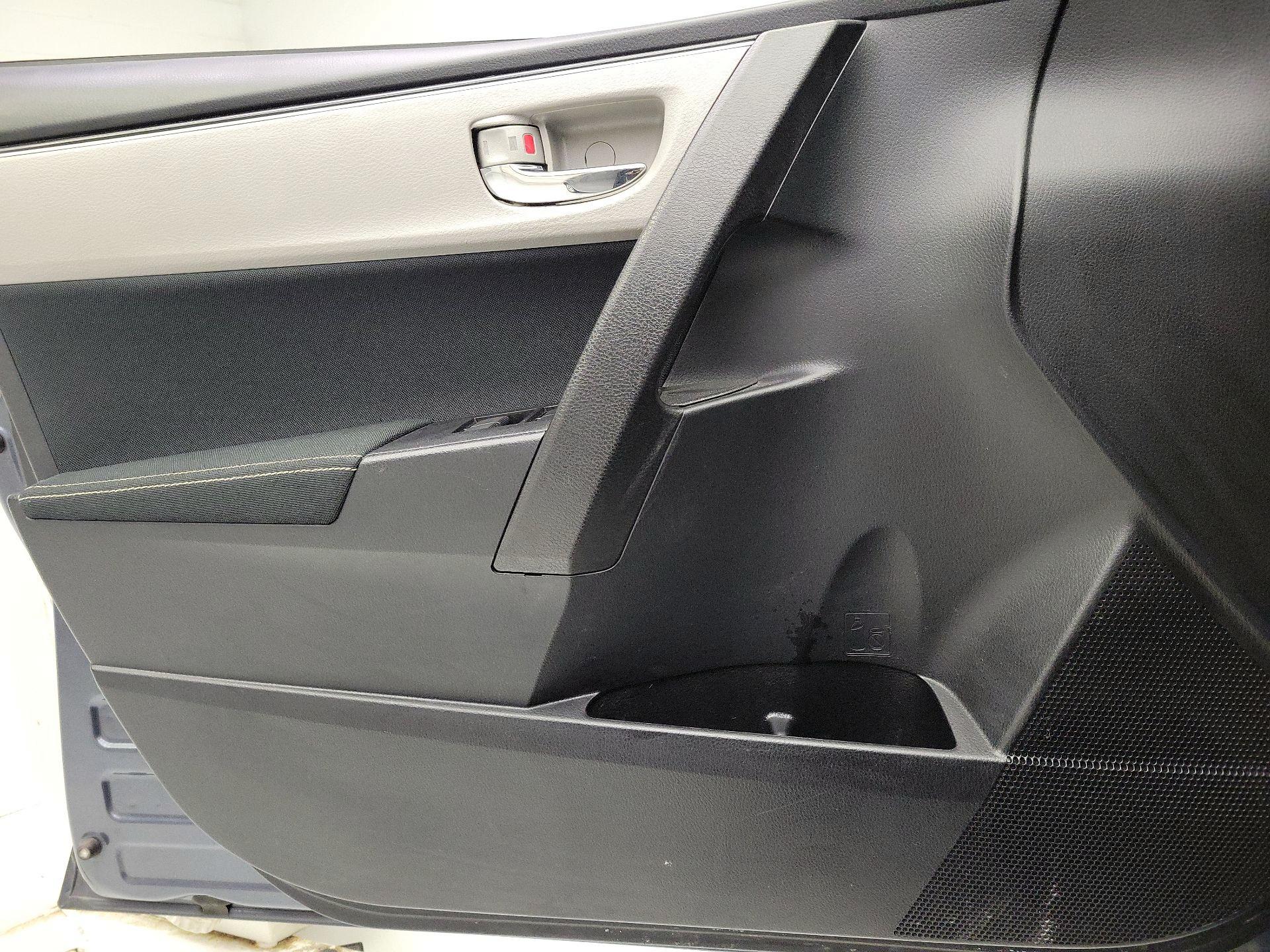 Thumbnail: 2018 Toyota Corolla - 12