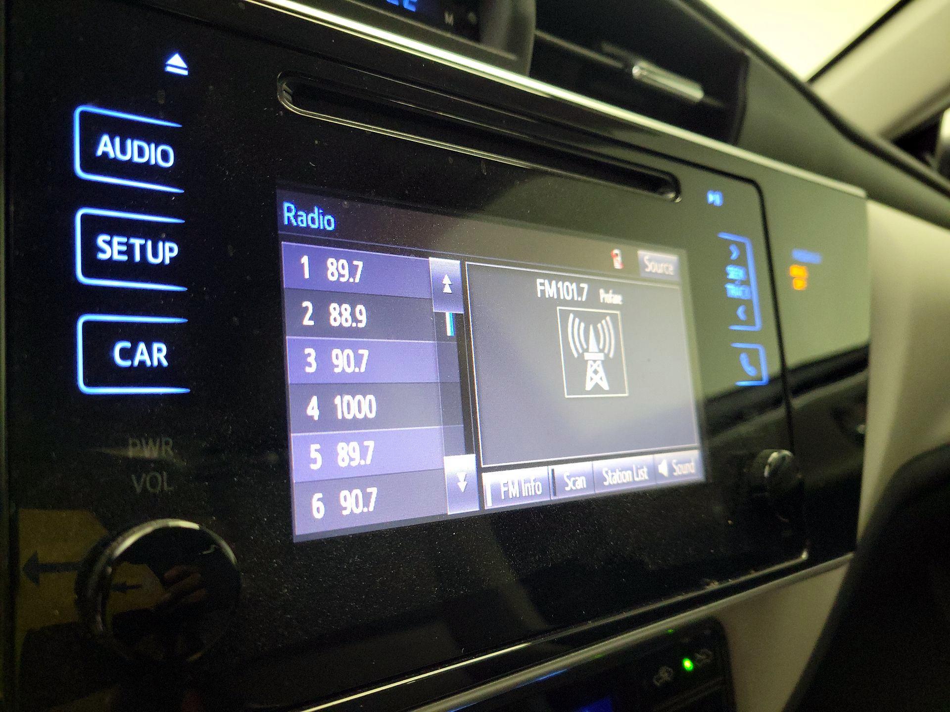 Thumbnail: 2018 Toyota Corolla - 15