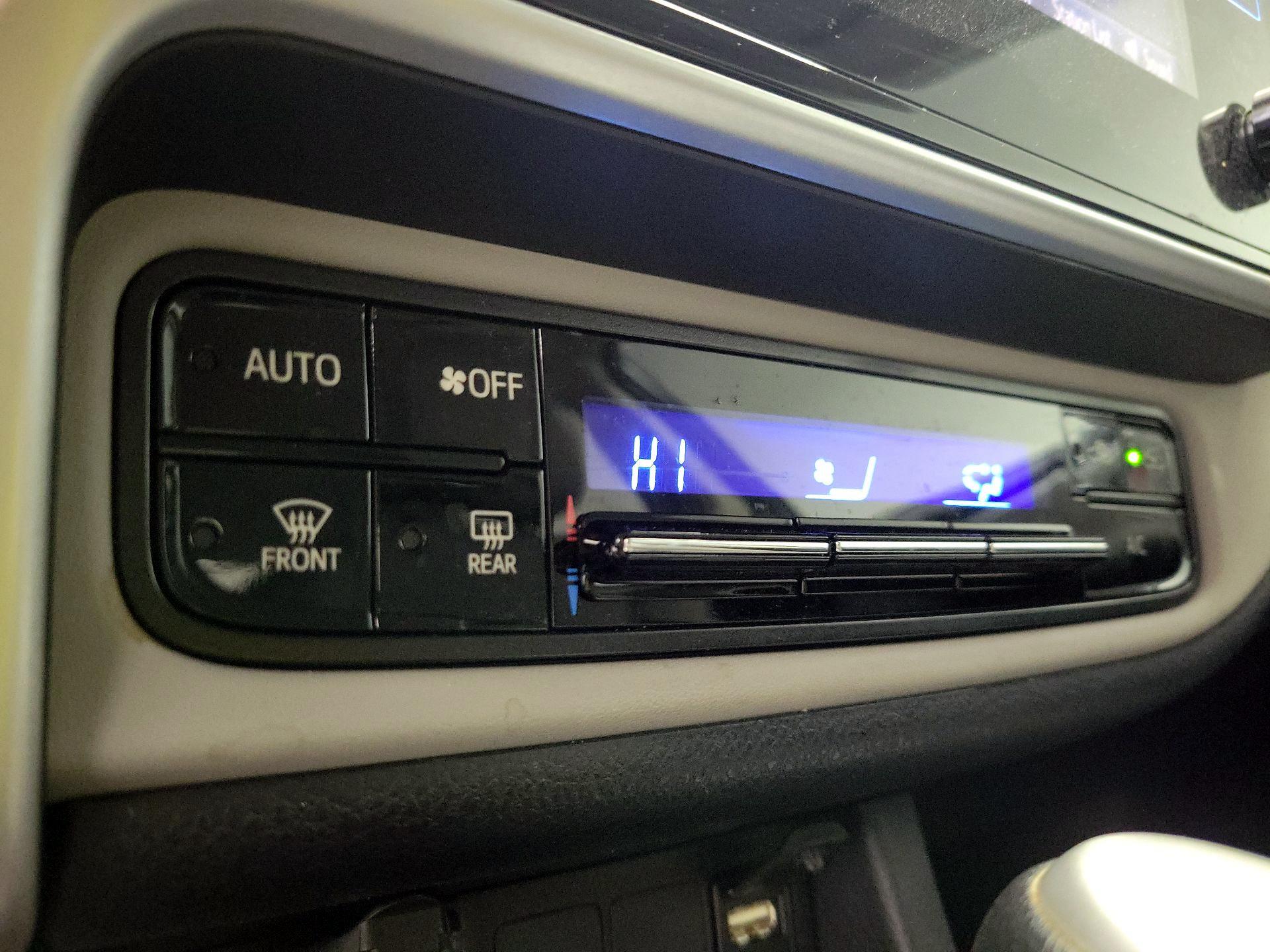 Thumbnail: 2018 Toyota Corolla - 16