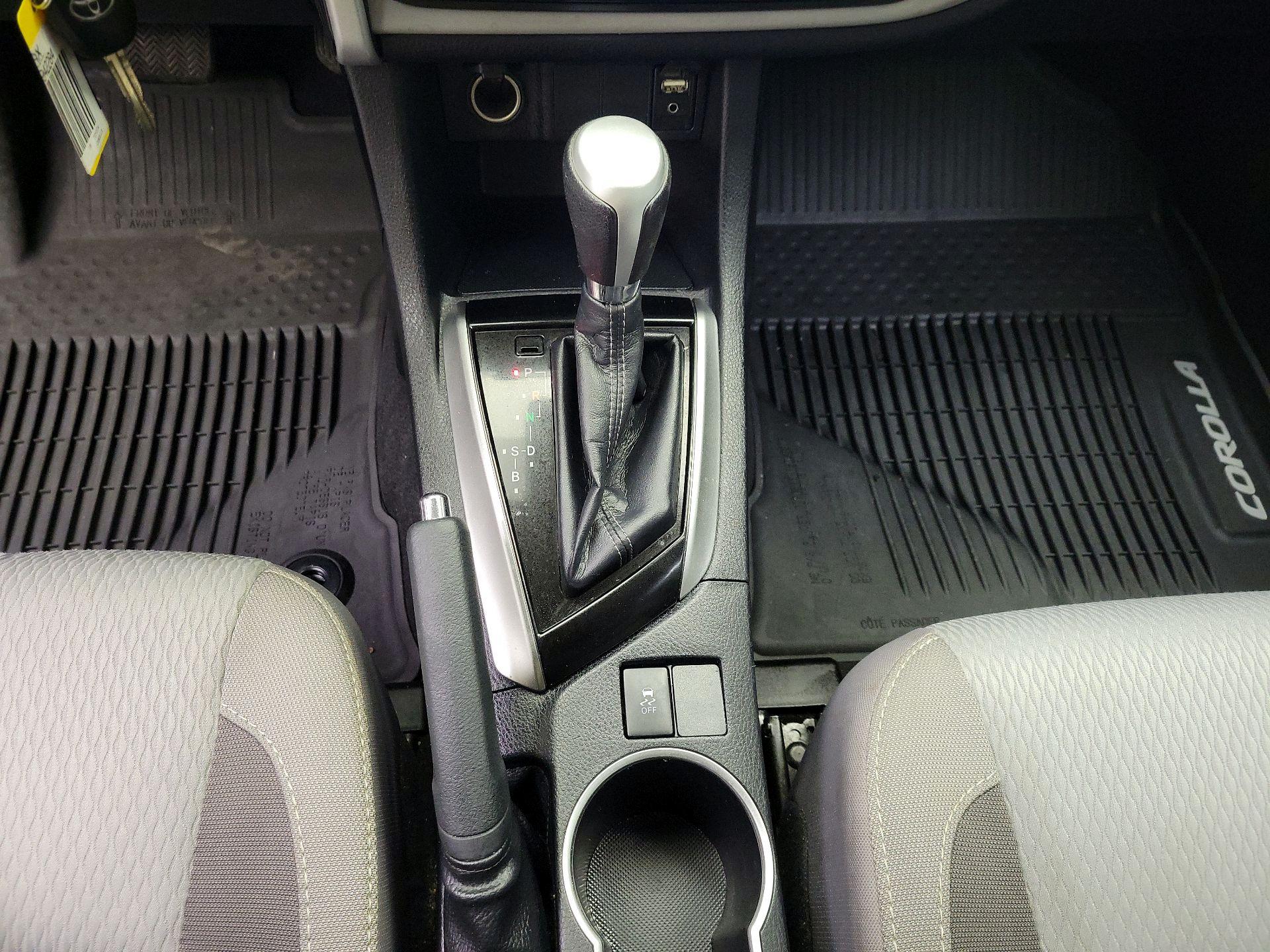 Thumbnail: 2018 Toyota Corolla - 17