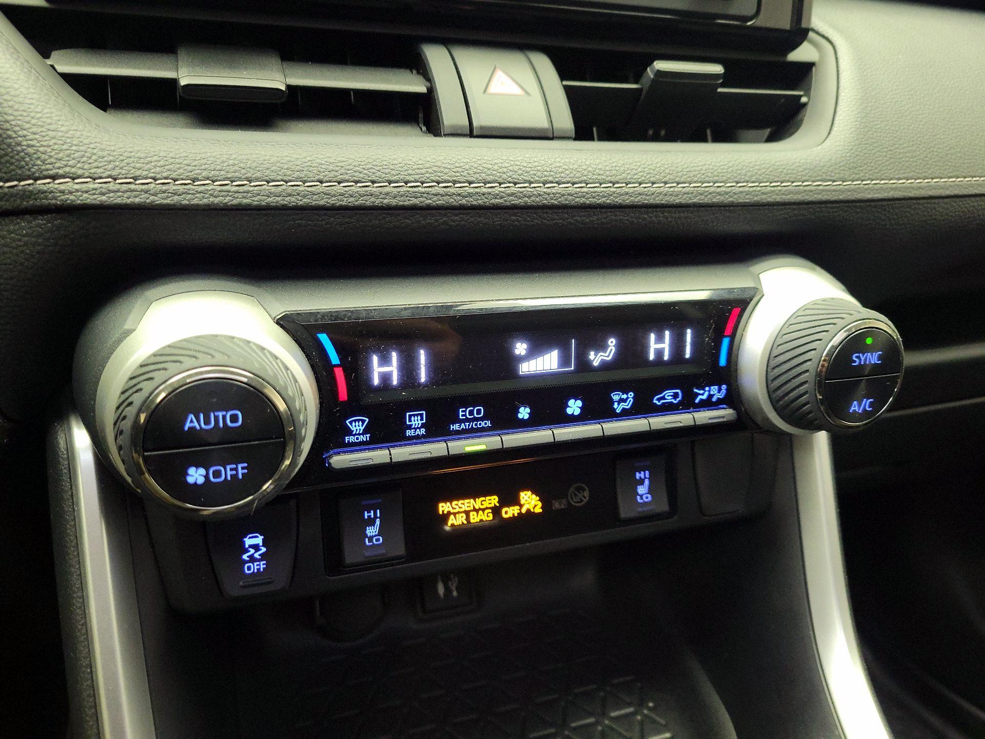 Thumbnail: 2019 Toyota RAV4 - 16