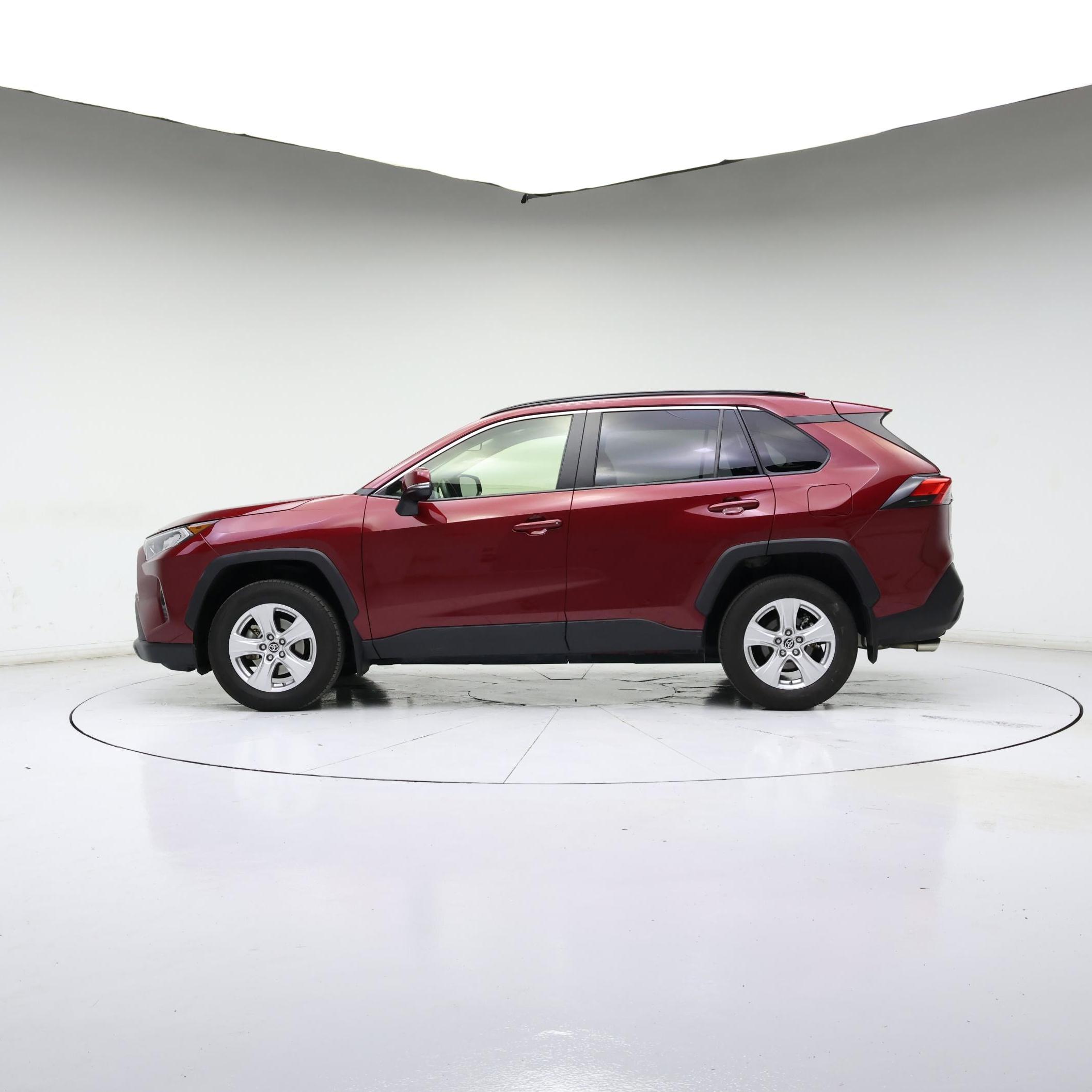 Thumbnail: 2019 Toyota RAV4 - 3