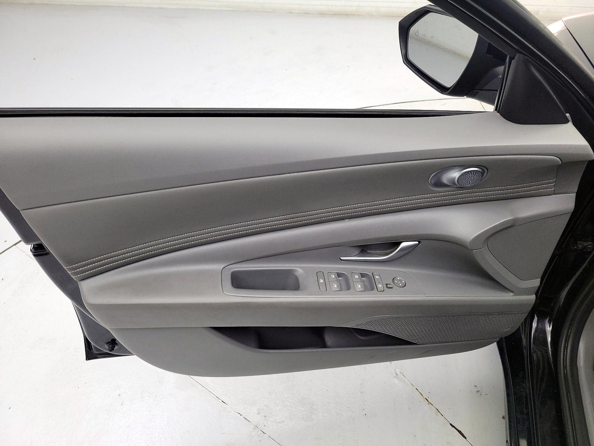 Thumbnail: 2023 Hyundai Elantra - 12