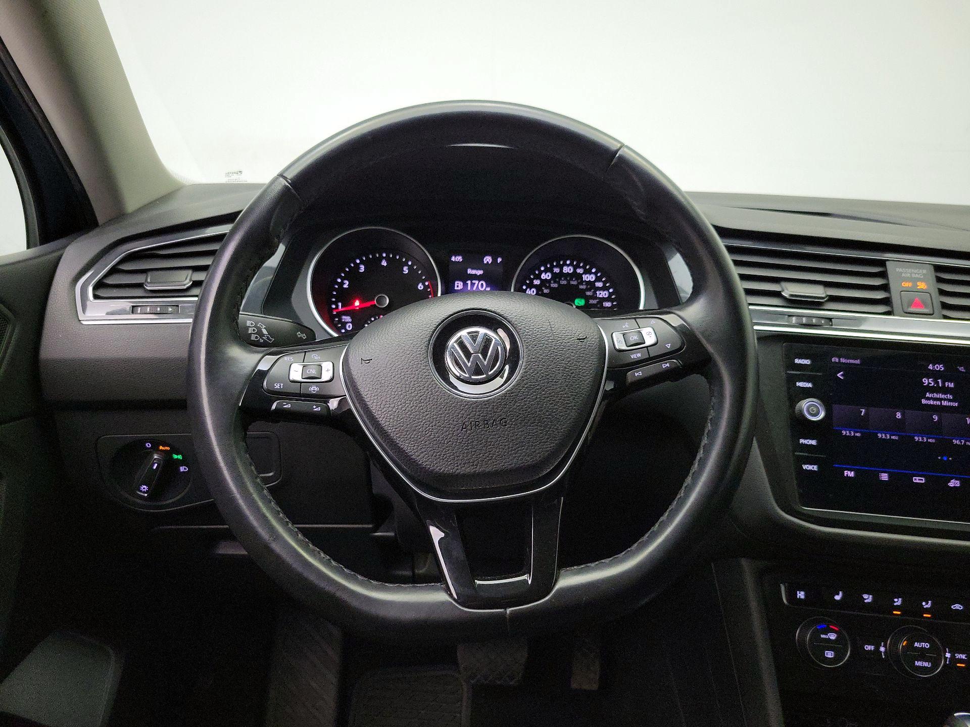 Thumbnail: 2019 Volkswagen Tiguan - 10