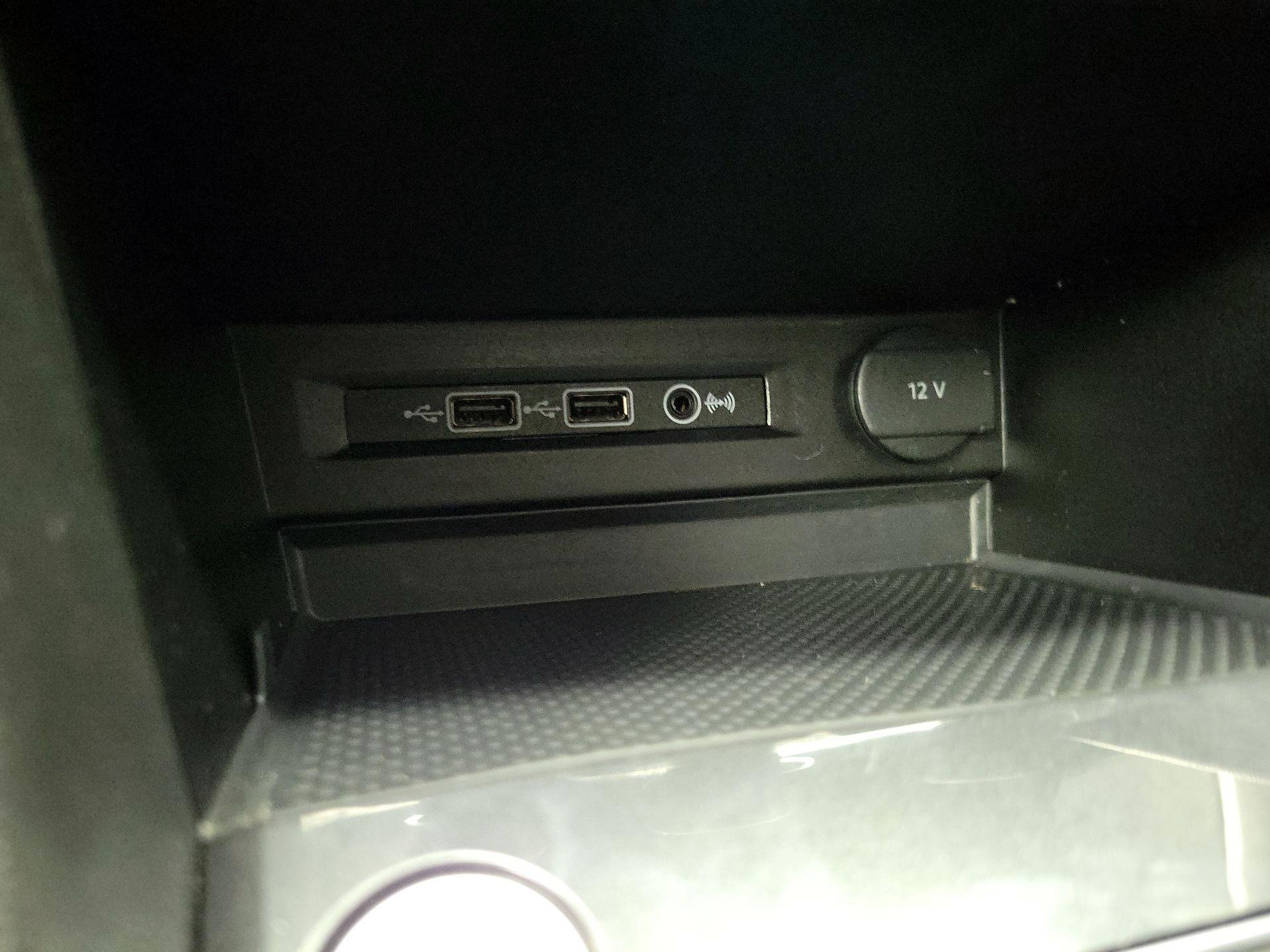 Thumbnail: 2019 Volkswagen Tiguan - 18