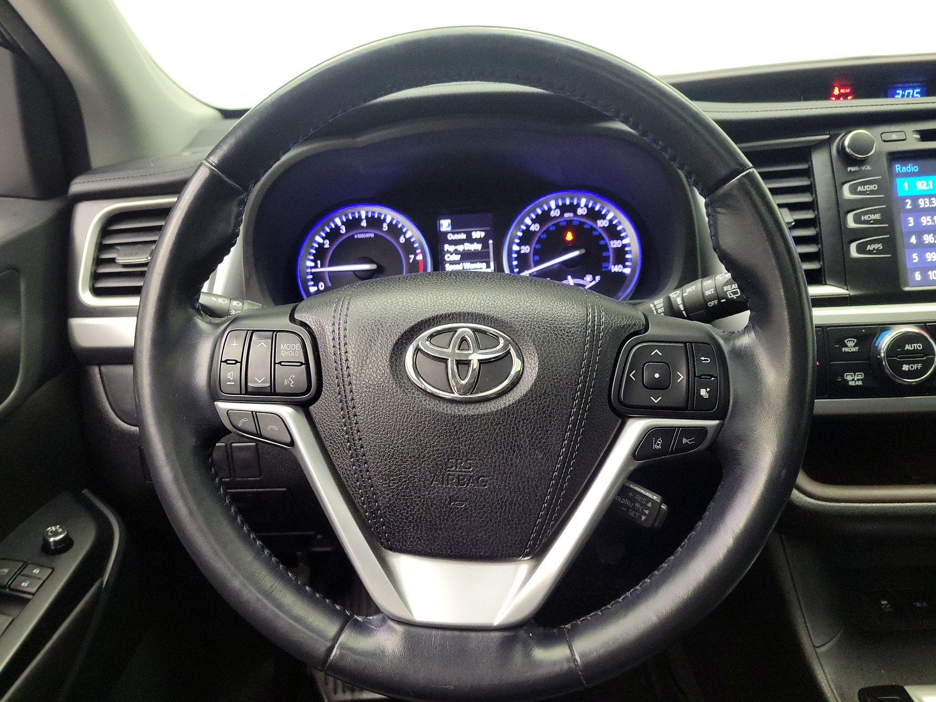 Thumbnail: 2018 Toyota Highlander - 10