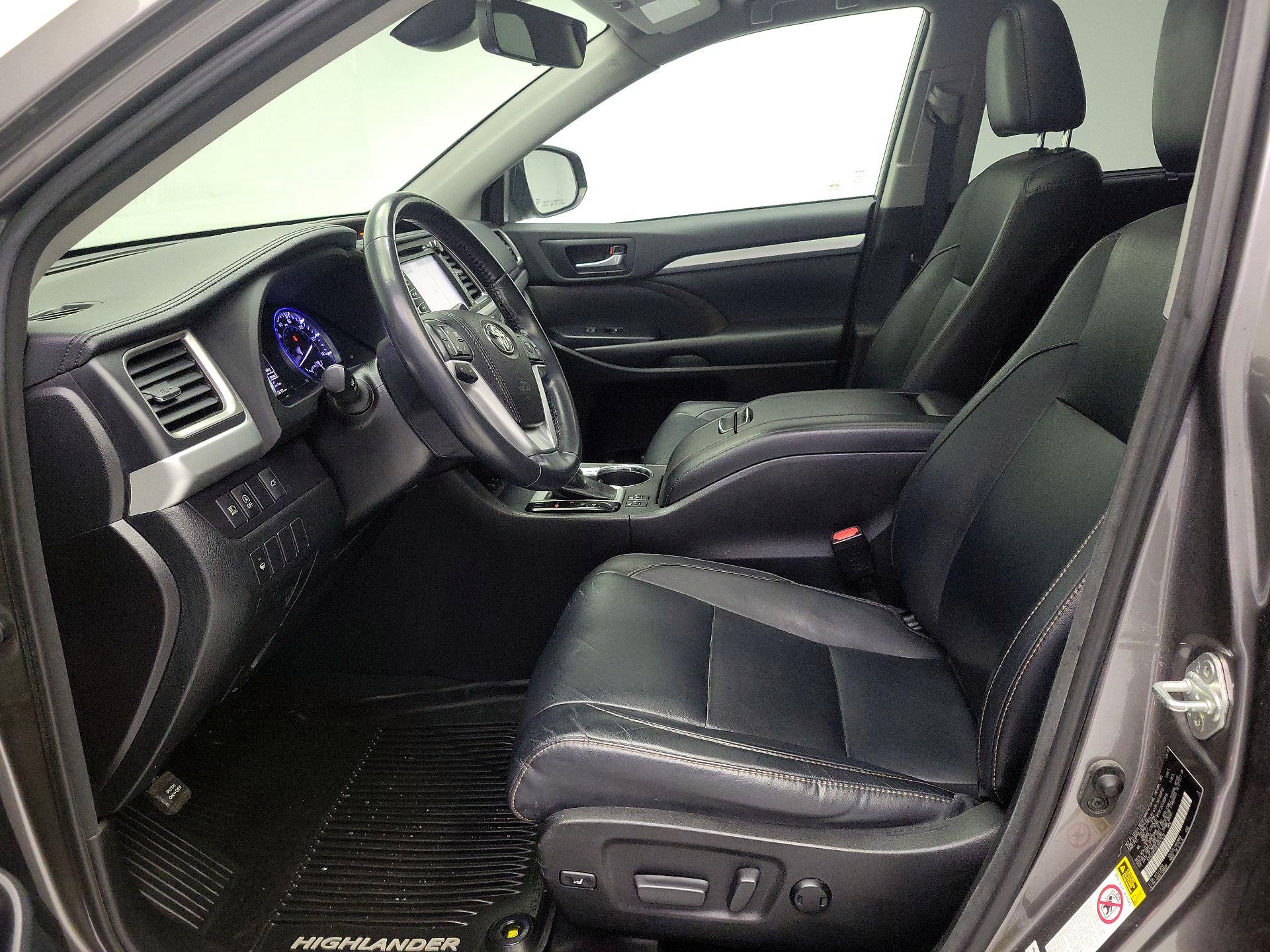 Thumbnail: 2018 Toyota Highlander - 11