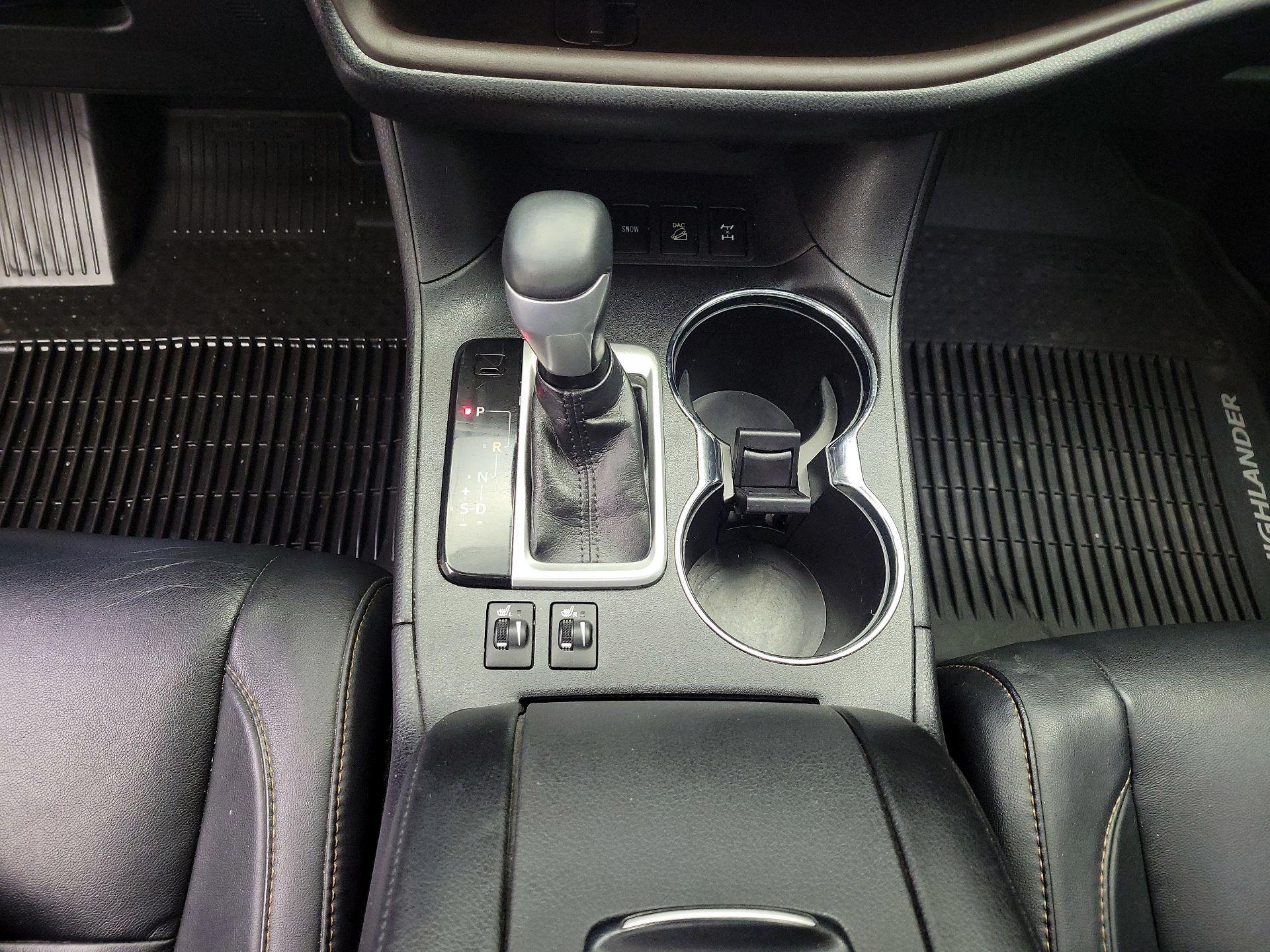 Thumbnail: 2018 Toyota Highlander - 18