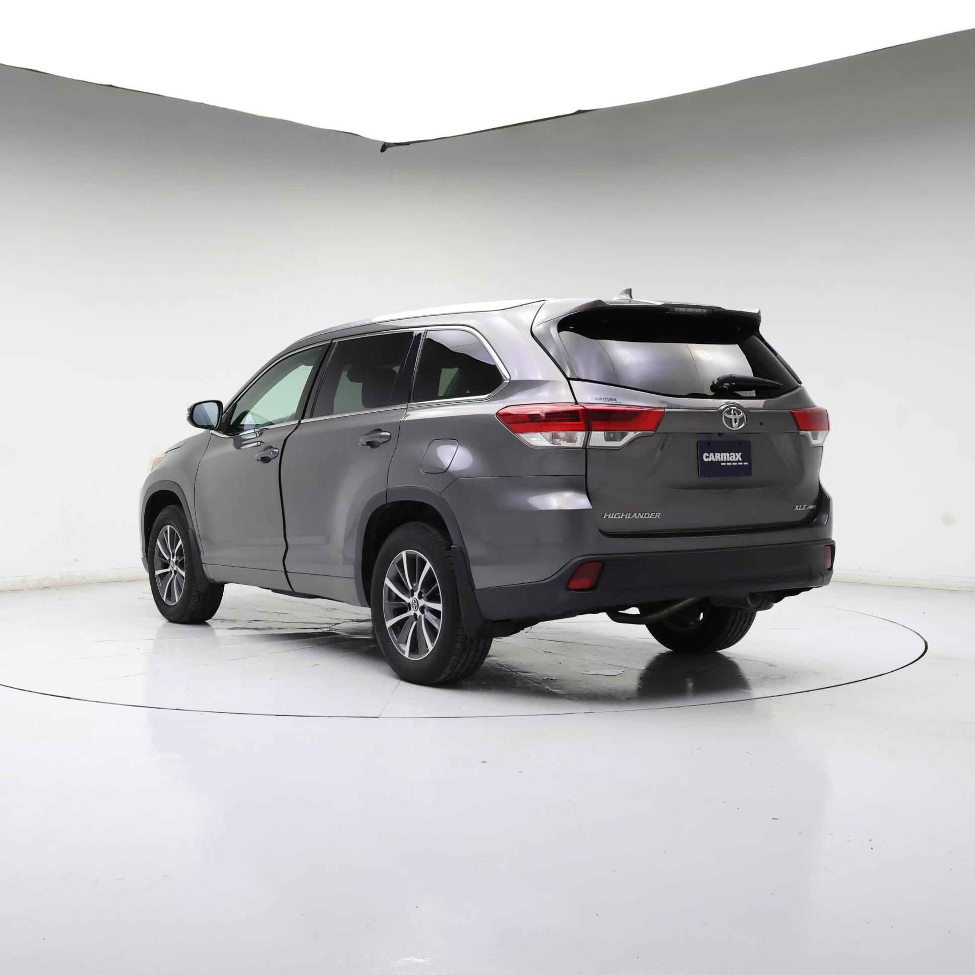 Thumbnail: 2018 Toyota Highlander - 2
